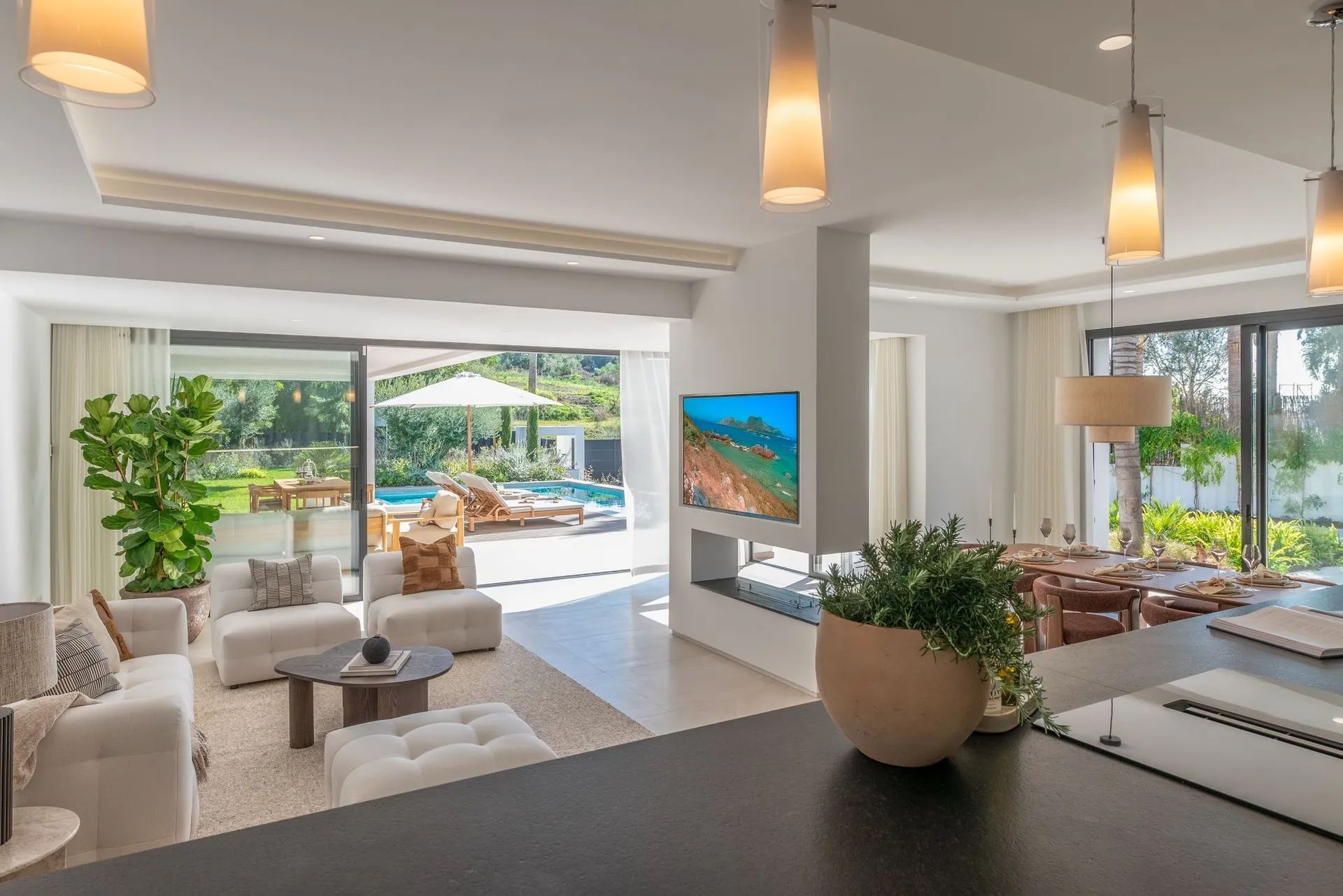 Exclusieve leefstijl in El Paraíso – waar modern design en luxe elkaar ontmoeten foto 13