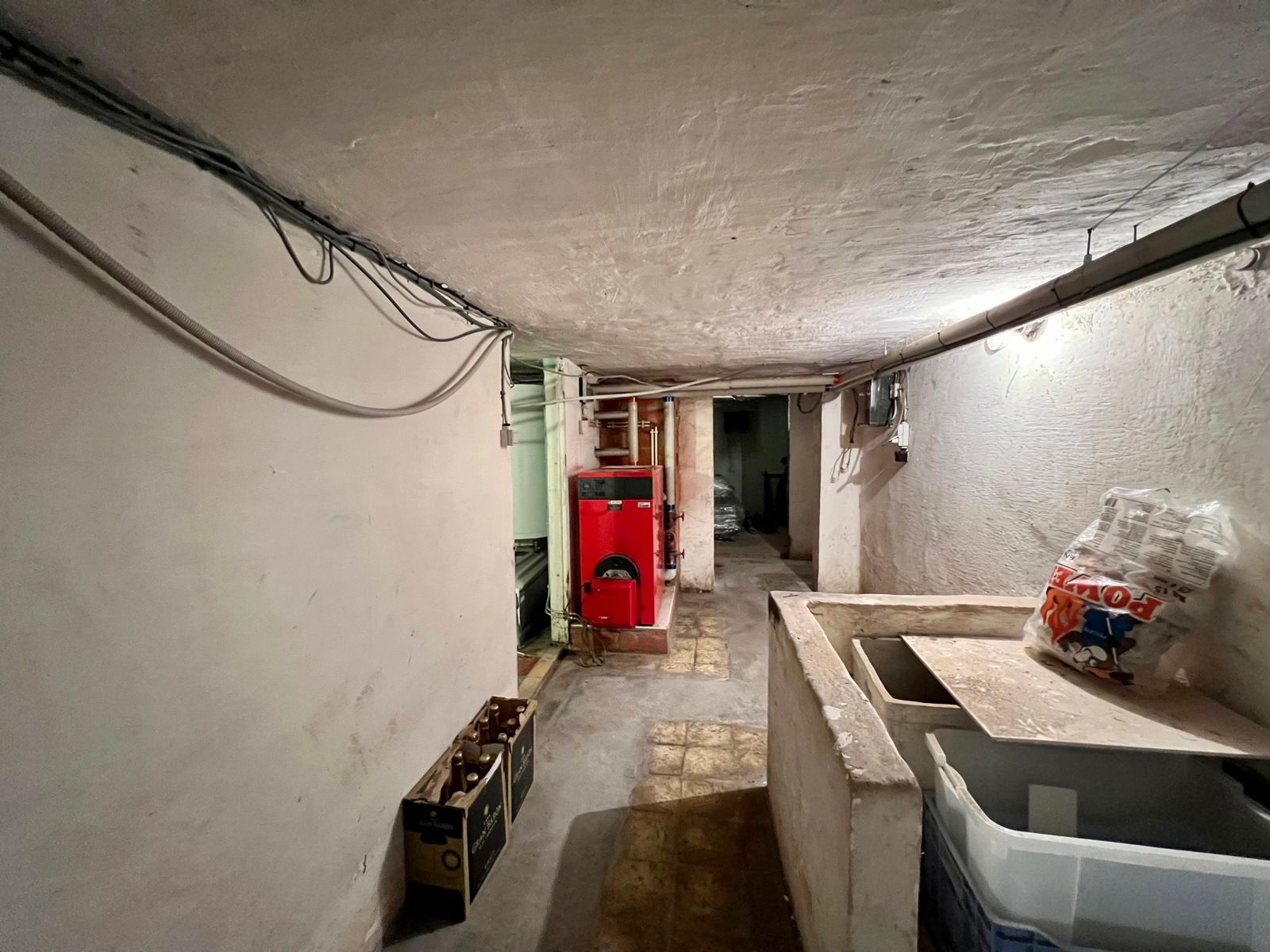 Zéér ruime gerenoveerde woning met 5 grote slaapkamers. foto 28