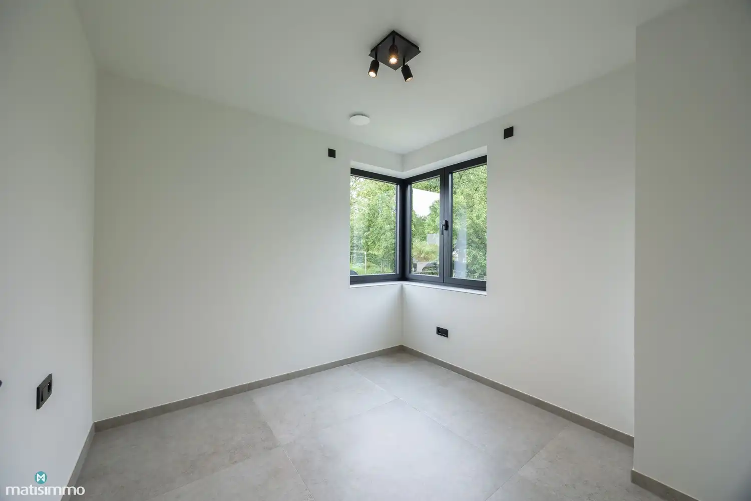 HOOGWAARDIG AFGEWERKTE NIEUWBOUWWONING MET DRIE SLAAPKAMERS EN TUIN (INCLUSIEF TUINONDERHOUD) TE RIEMST foto 13