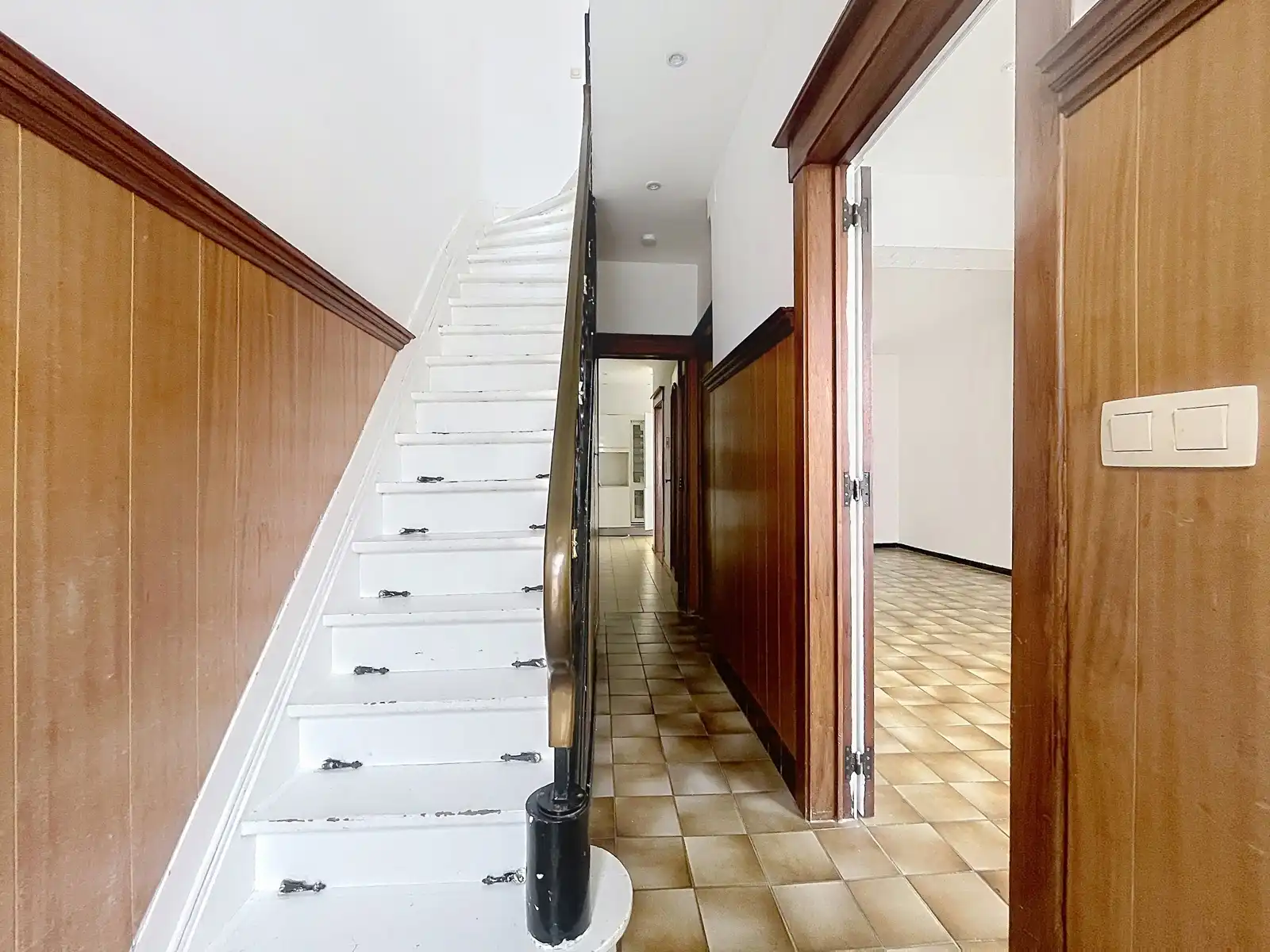 Rijwoning op een goede locatie met 3 slpks  foto 2