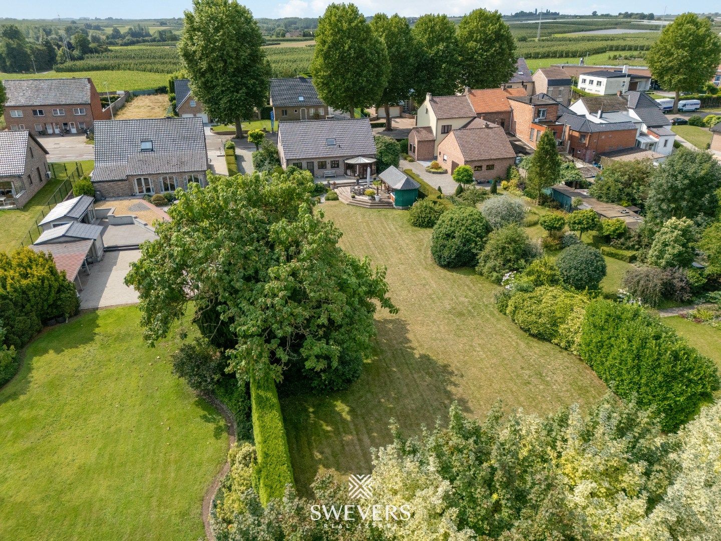 Ruime woning ( 345 m2 ) met 4 SLPK op prachtig perceel van 21a50ca foto 34