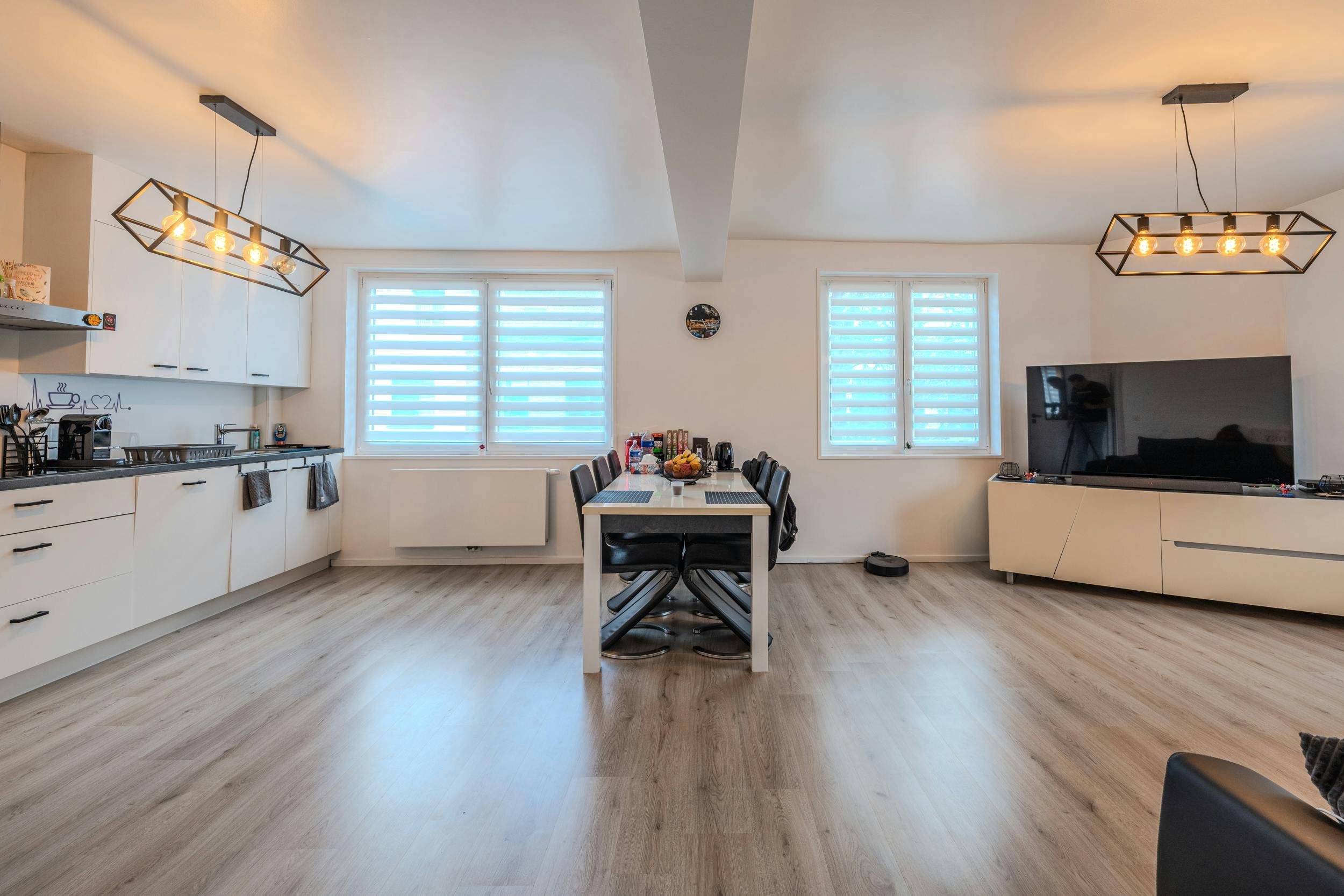 Opbrengsteigendom te koop met 3 vergunde entiteiten foto 11