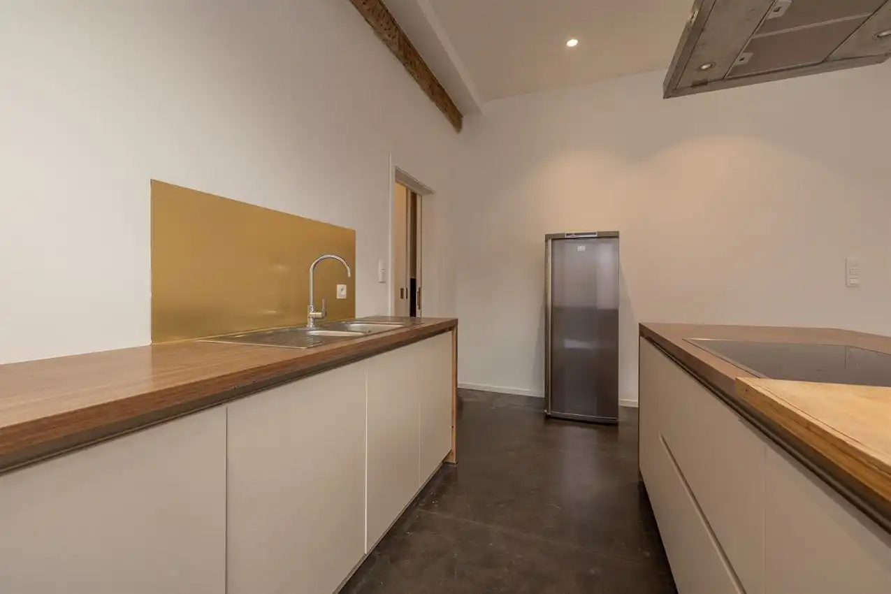 Ruim gelijkvloers appartement met zonnige tuin op toplocatie foto 9