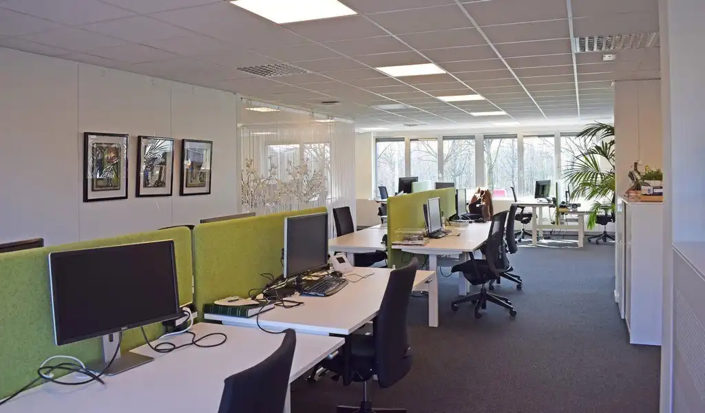 Kantoorruimte te huur in Quinten Building te Berchem foto 2