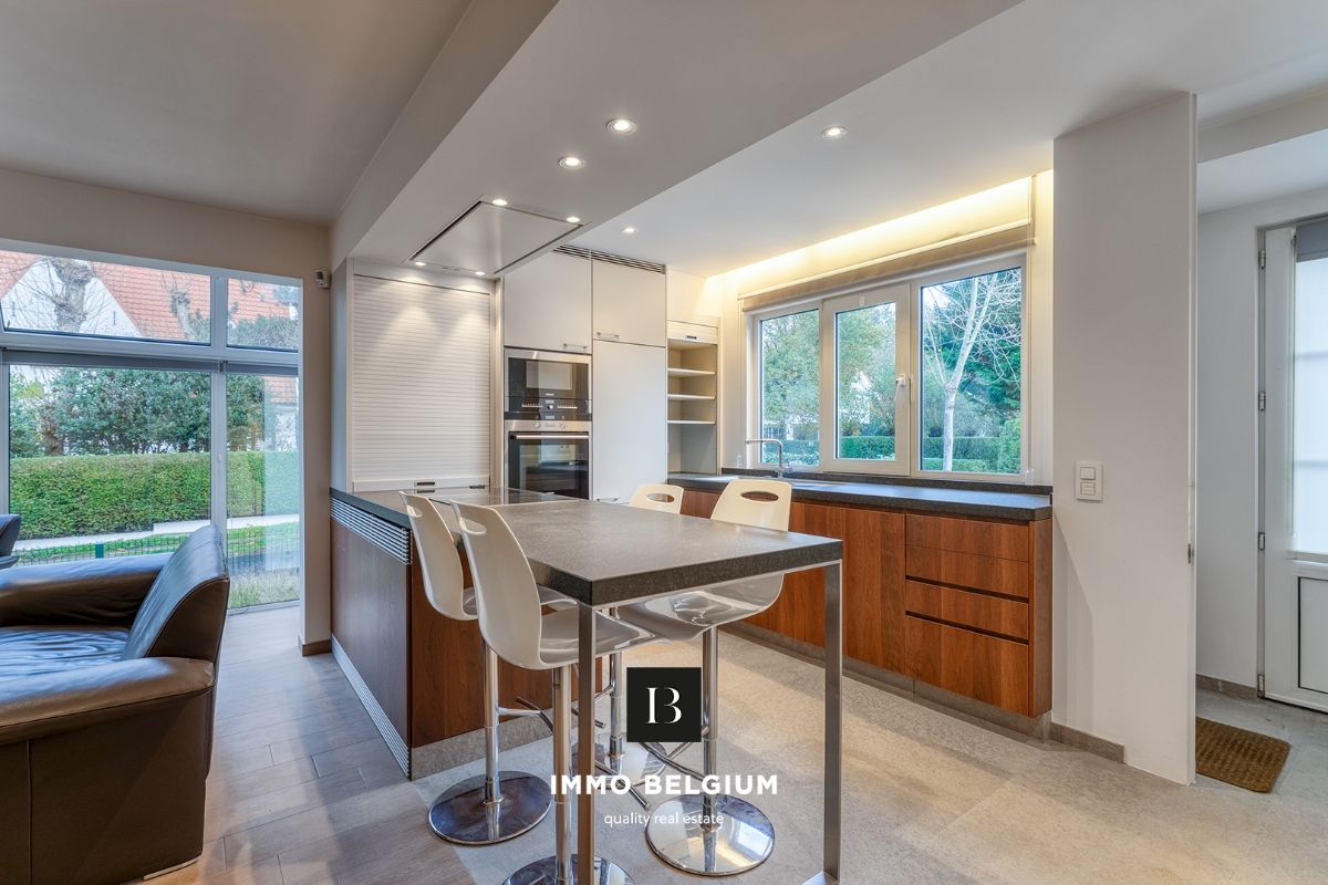 Prachtig gerenoveerde woning op 700m van het strand foto 3