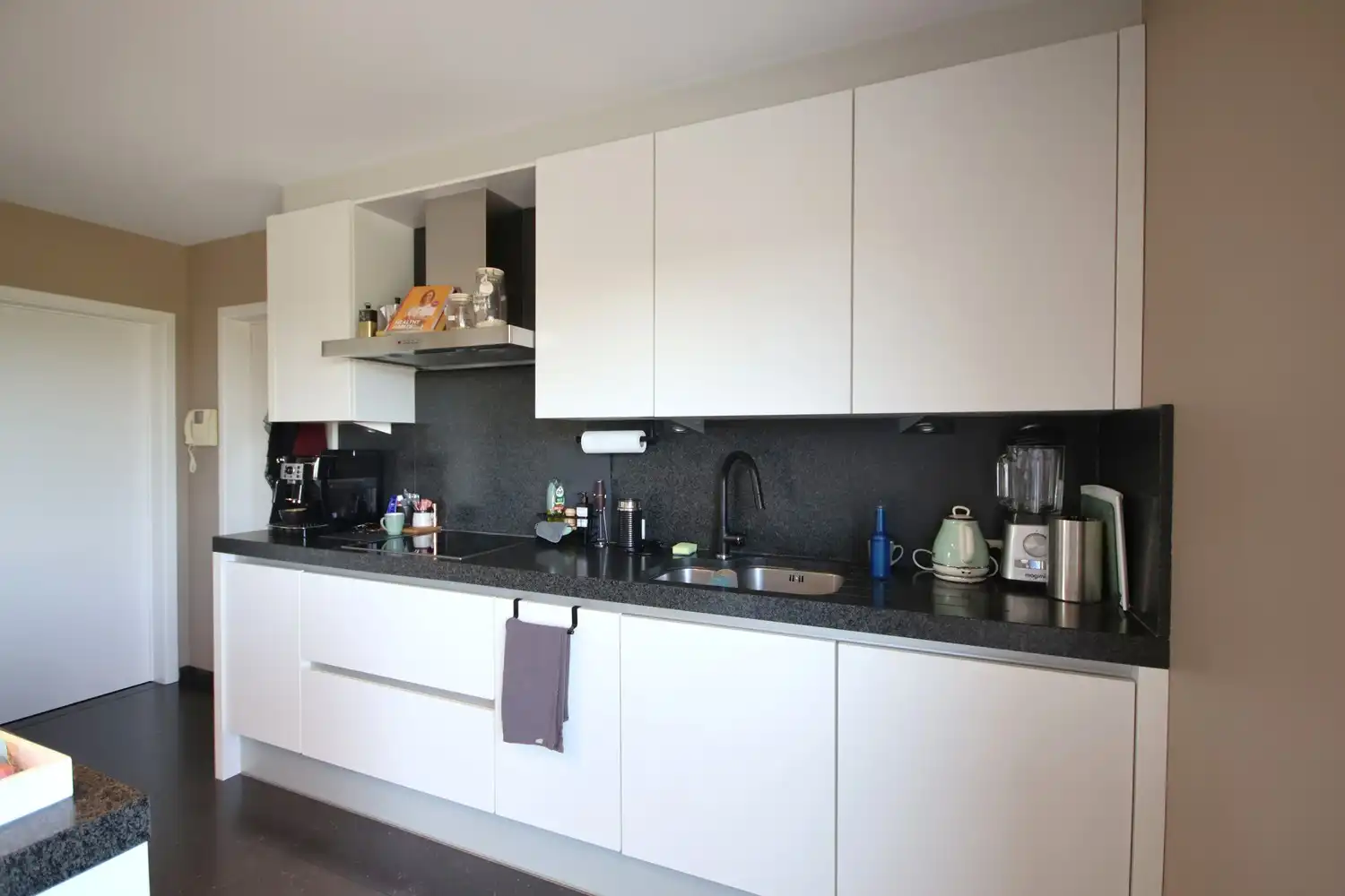 Zeer ruim duplexappartement met 3 slaapkamers in een groene omgeving foto 16
