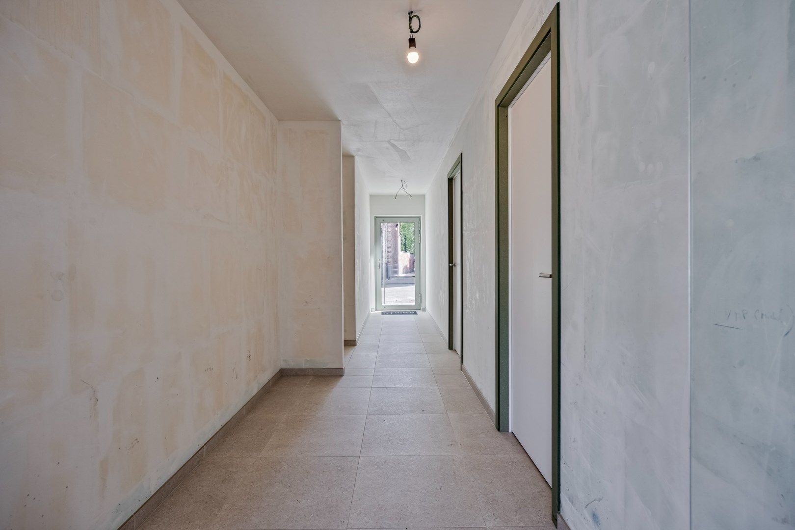 Luxueus gelijkvloers 3-slaapkamerappartement met tuin en terras! 6% BTW mogelijk  foto 9