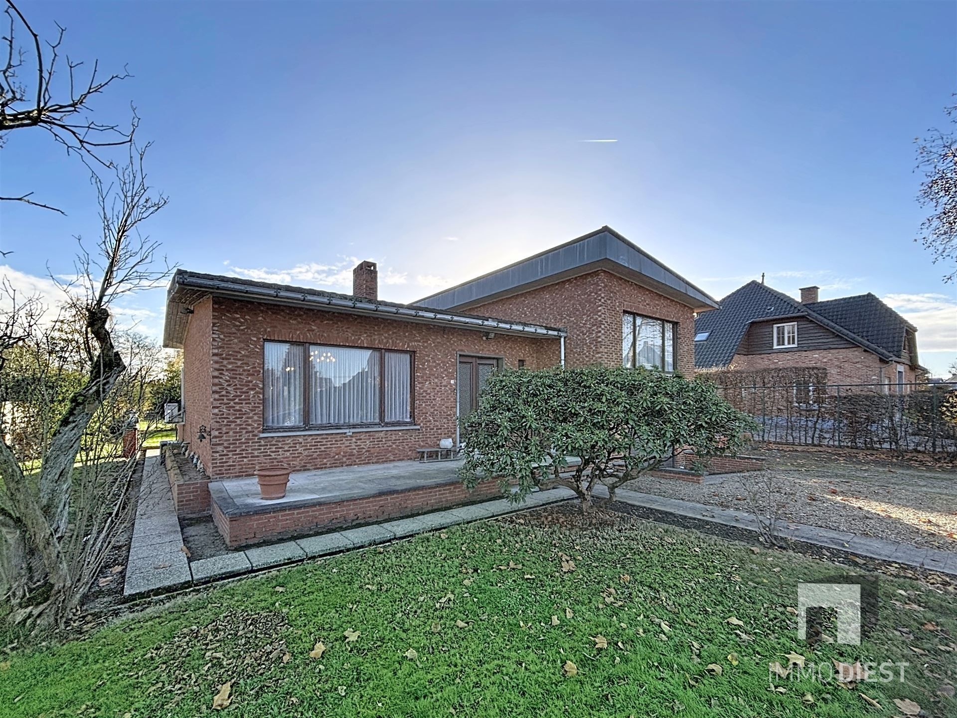 Hoofdfoto van de publicatie: Gezinswoning op mooie locatie op 8,60are