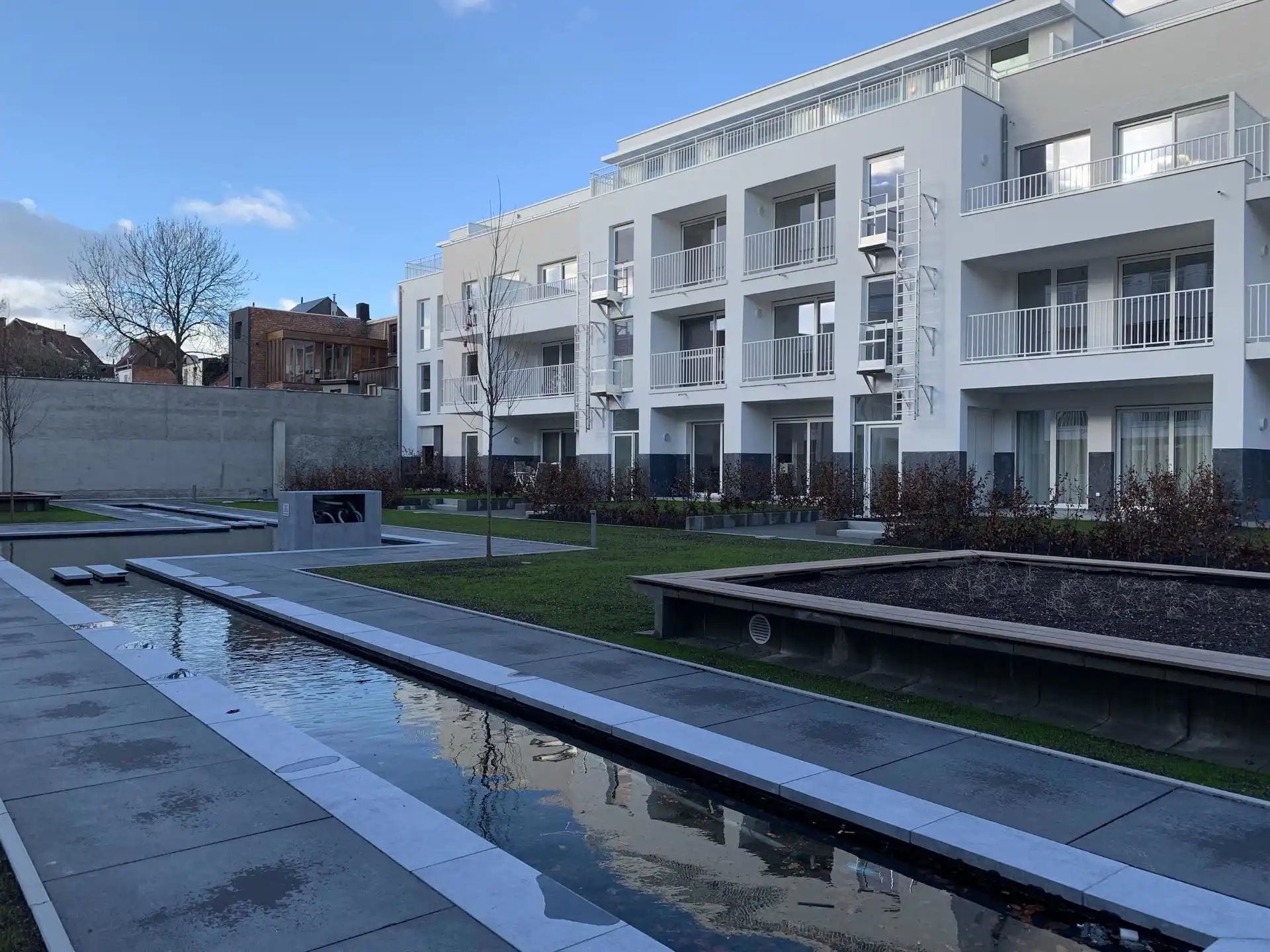 Lichtrijk 1-slaapkamerappartement met terras en parking foto 7