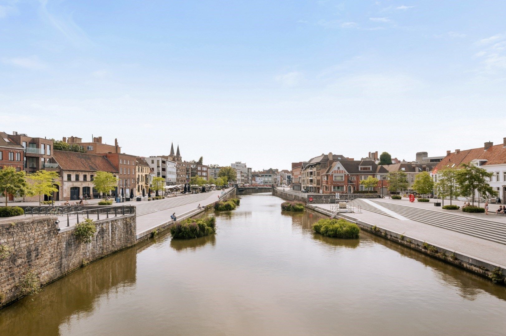 Ruime winkelruimte (350 m²) in het historische stadscentrum van Kortrijk vlakbij de Broeltorens foto 21