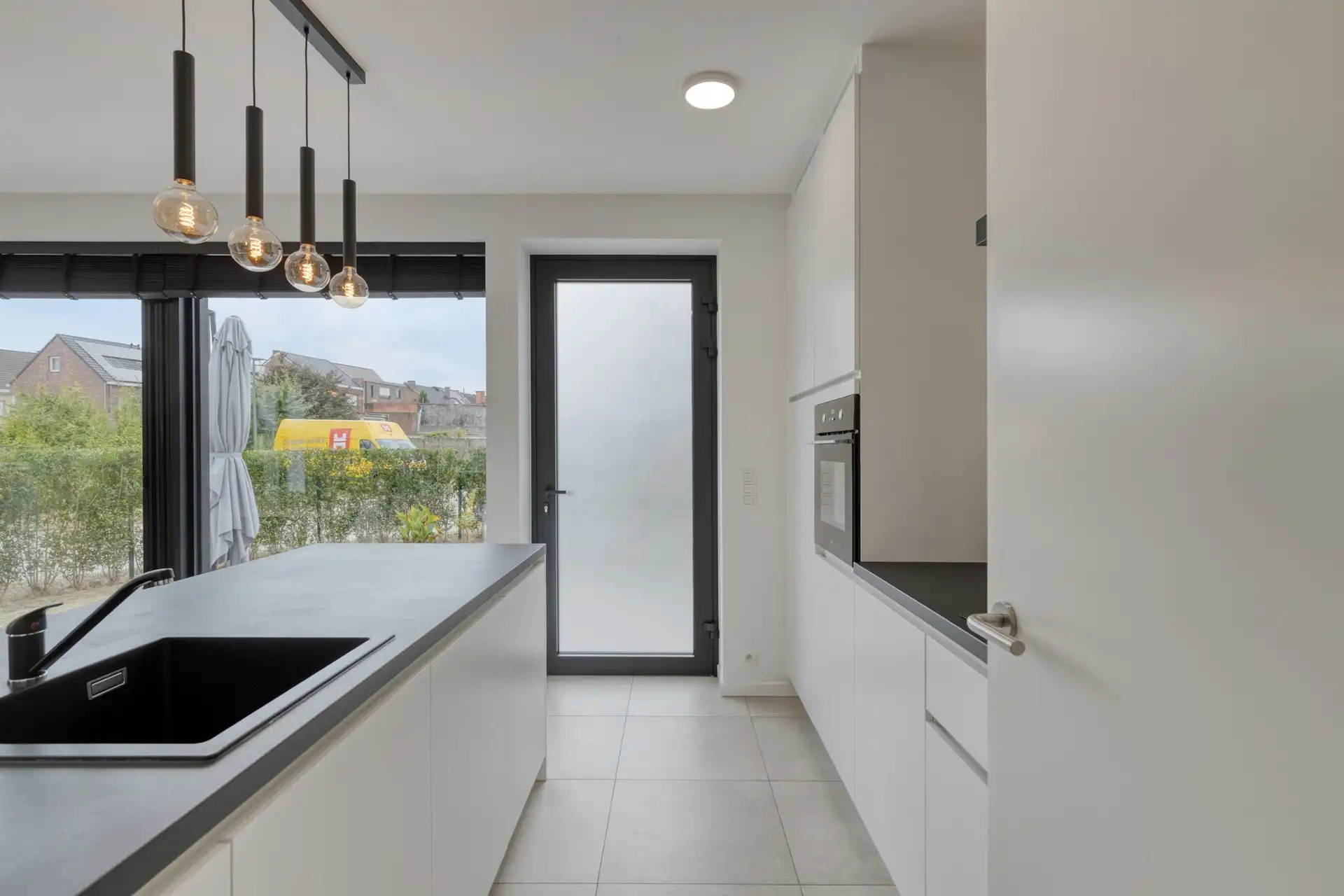 Prachtige nieuwbouwwoning (onder Registratierechten) foto 12