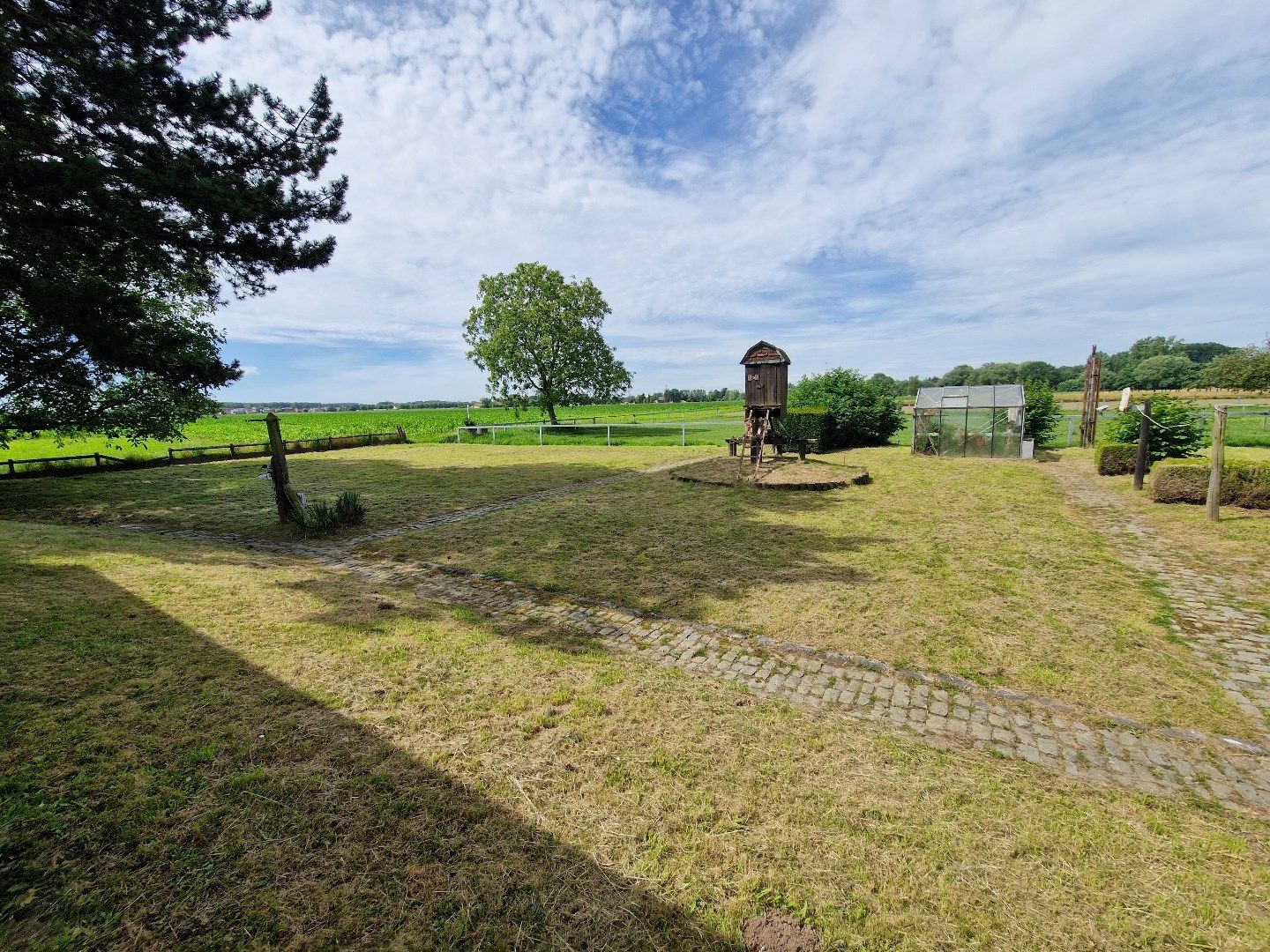 Landelijk en rustig gelegen ruime woning foto 23