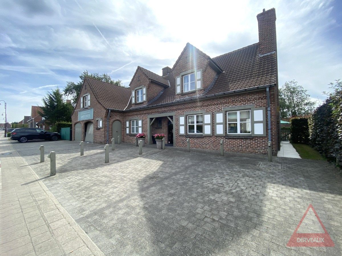 Moorslede – Villa met mogelijkheid tot restaurant foto {{pictureIndex}}
