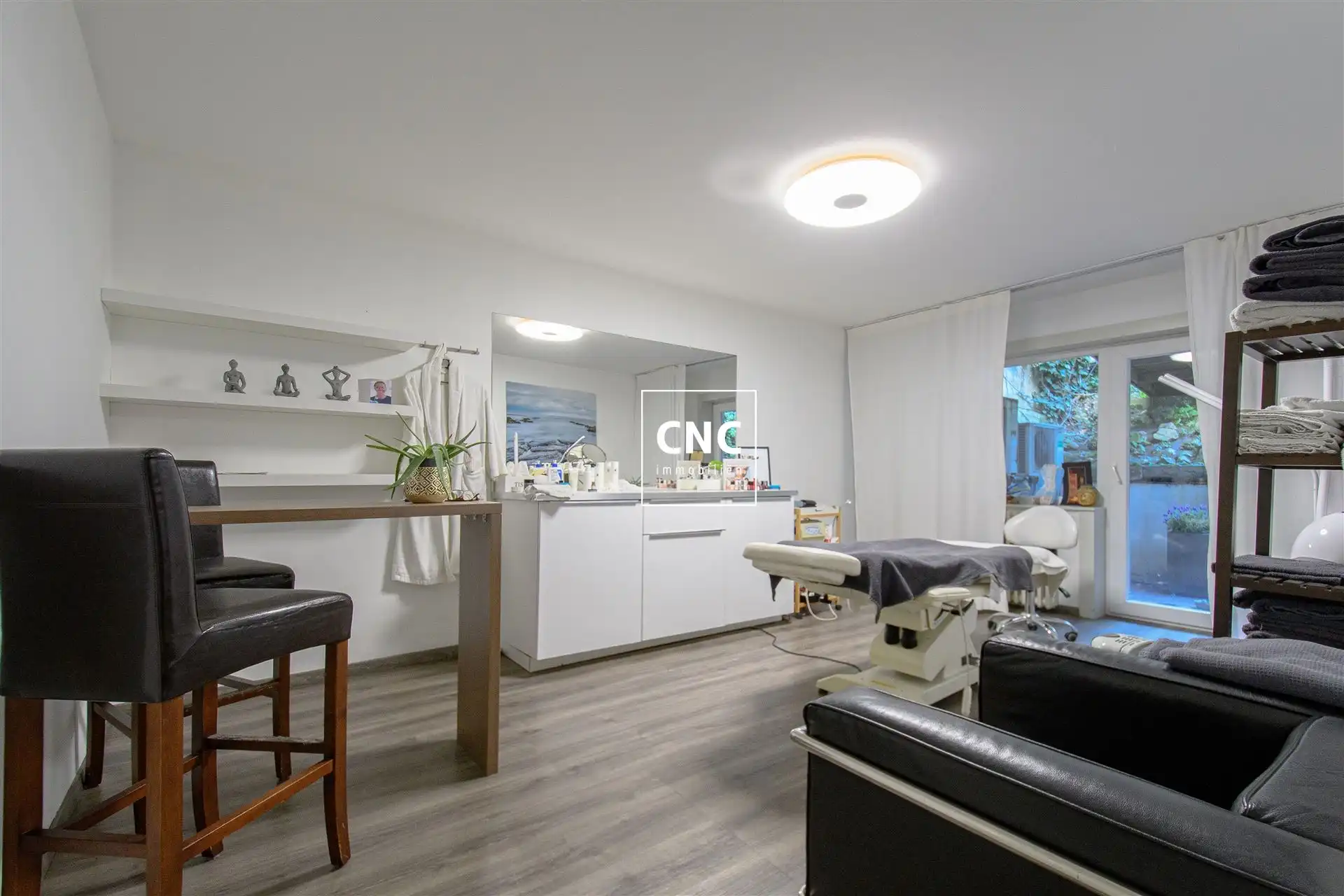 Exclusieve Commerciële Ruimte te Huur op Toplocatie in de Lippenslaan foto 19