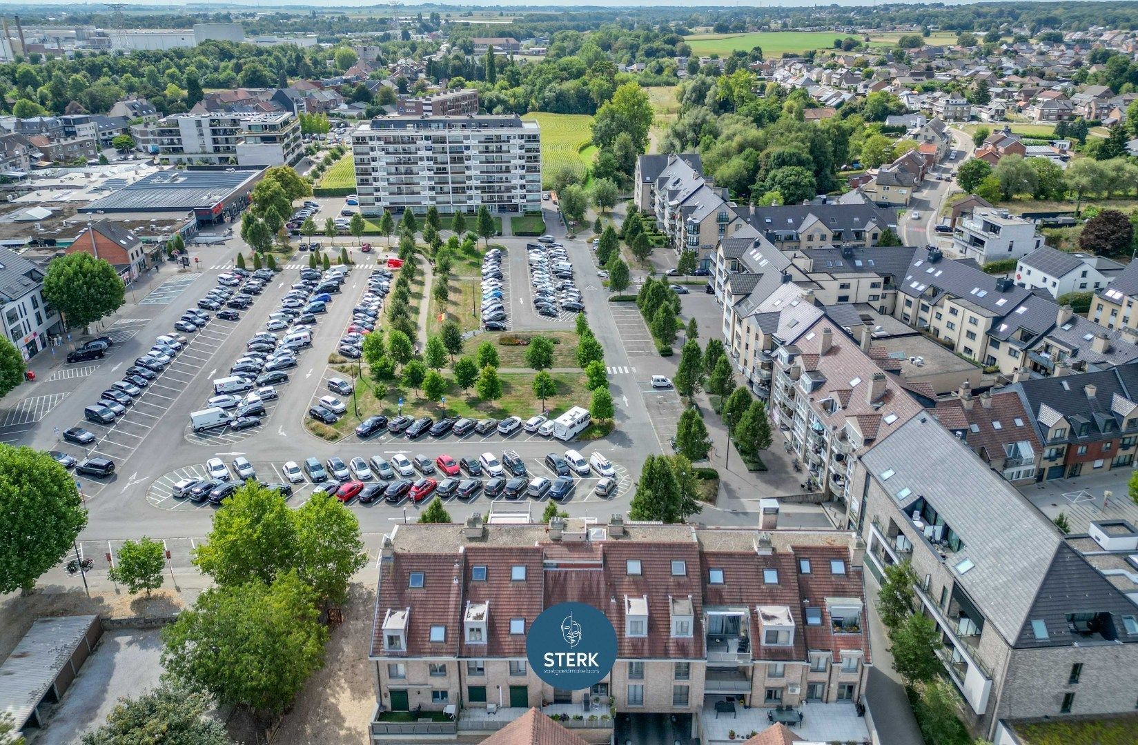 VERHUURD DUPLEX-APPARTEMENT OP EEN GUNSTIGE LOCATIE IN CENTRUM LANAKEN ! foto 4