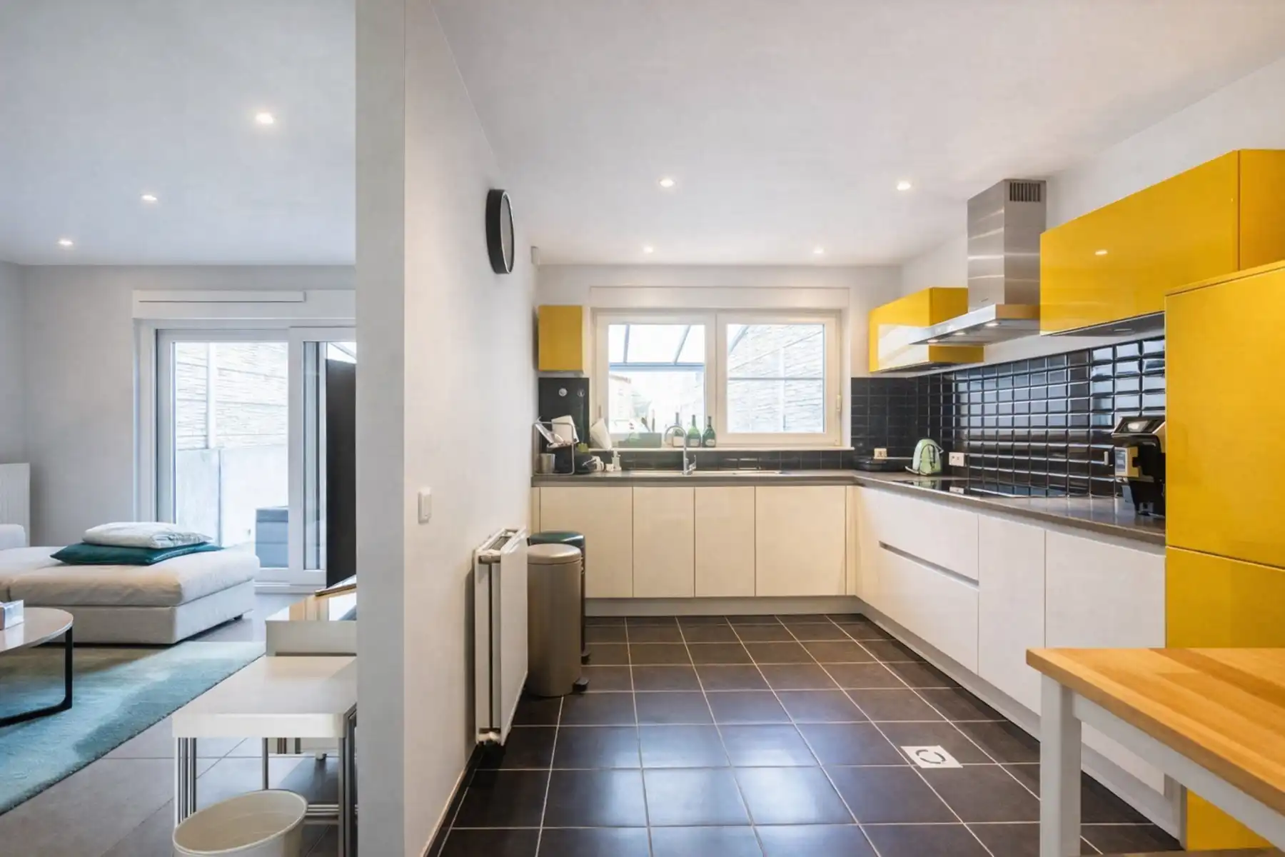 Instapklare recente woning met 4 slaapkamers en 3 badkamers! foto 5