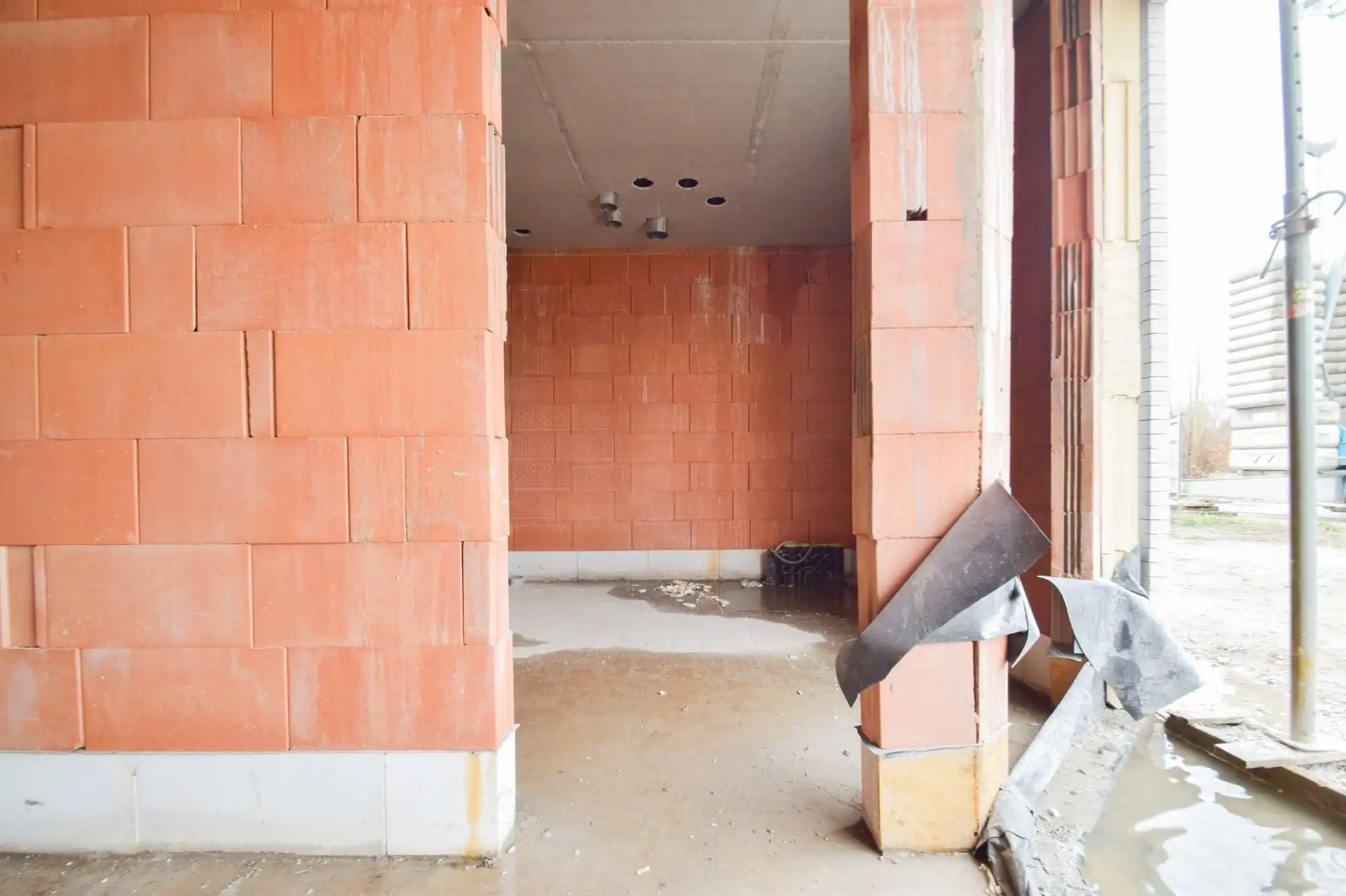 Nieuwbouwwoning met tuin & parking in een doodlopende straat foto 6