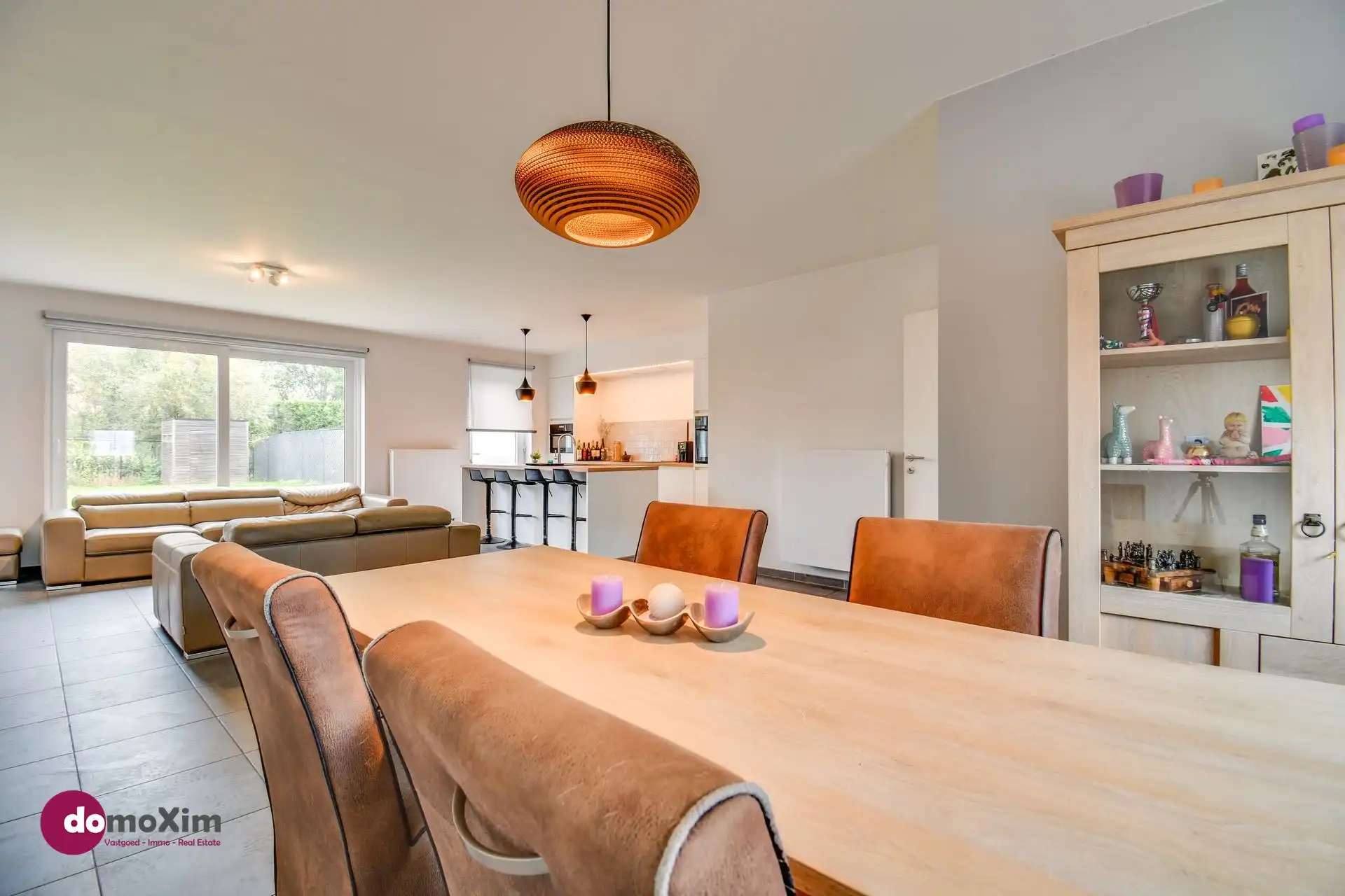Stijlvolle en energiezuinige woning met 4 slaapkamers in een rustige woonwijk foto 7
