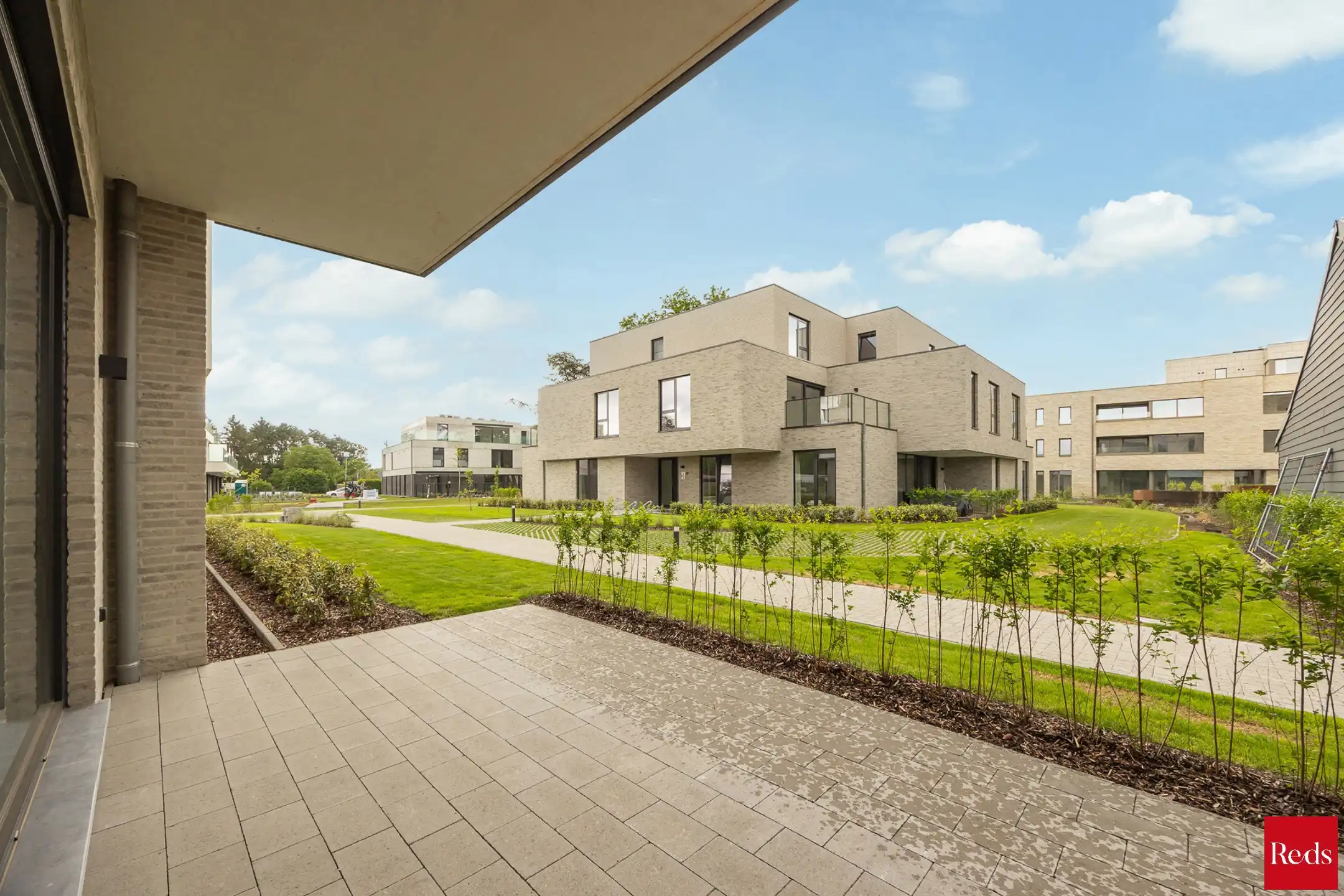 Ruim gelijkvloers nieuwbouwappartement met 3 slaapkamers foto 2