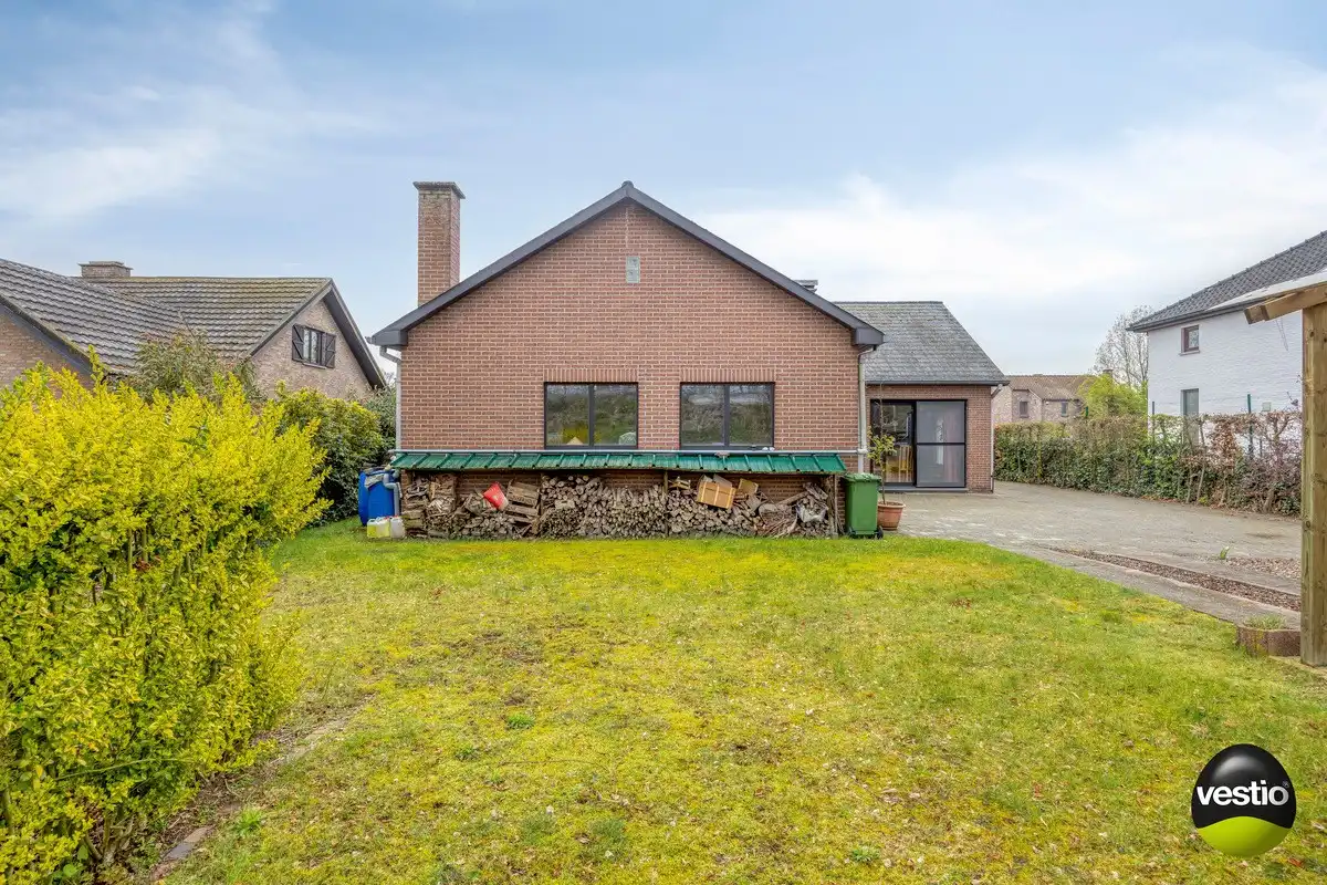 Gelijkvloerse woning met 3 slaapkamers, zonnepanelen en tuin op residentiële, rustige ligging. foto 23