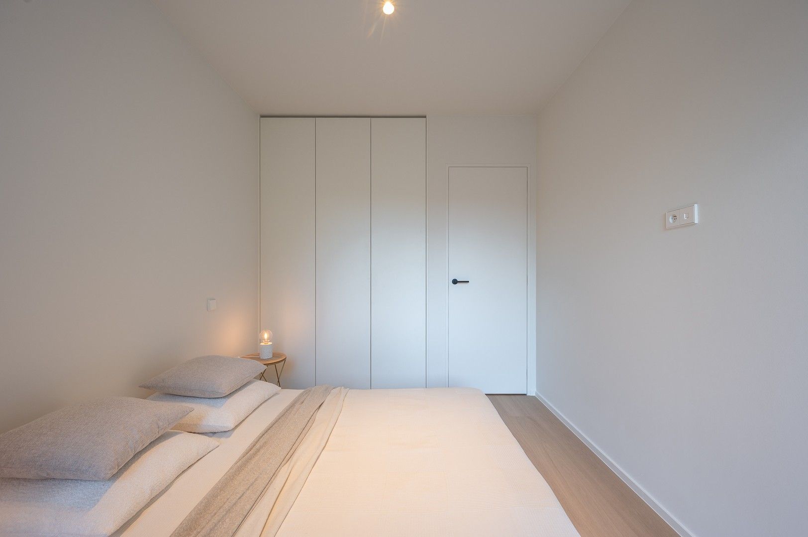 Nieuwbouw appartement op een centrale ligging te Knokke, vlakbij het Zegemeer en op wandelafstand van het strand. foto 19