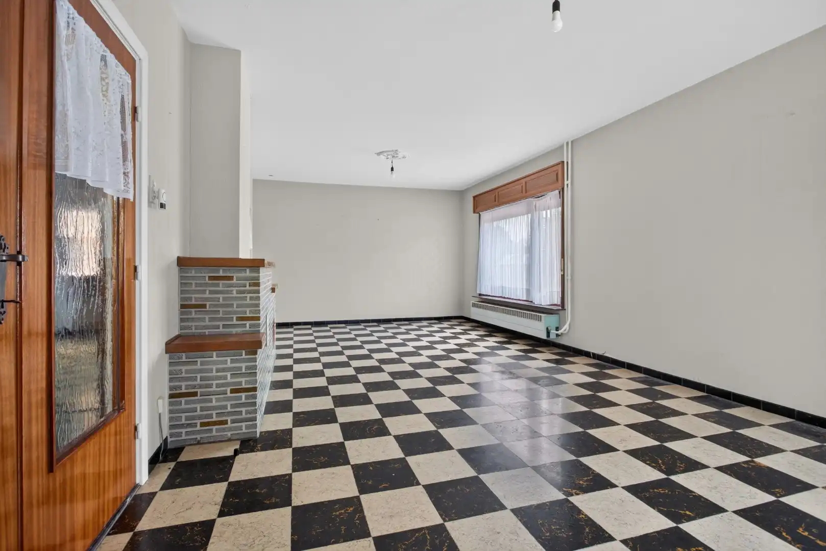Ruime gezinswoning met 5 slaapkamers op een perceel van 23a 36ca foto 4