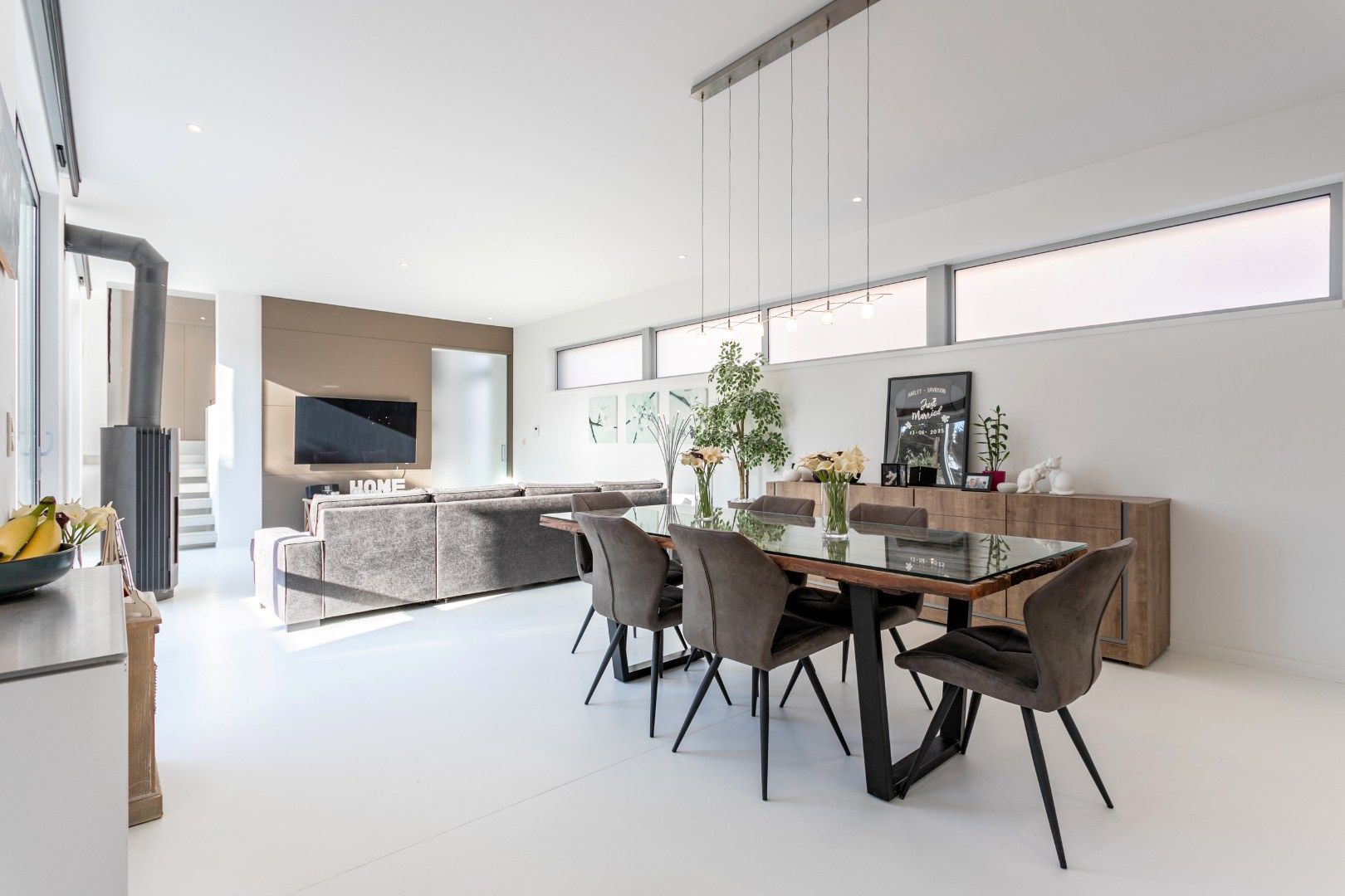 Ruime woning met 5 slpk en 3 badkamers foto 2