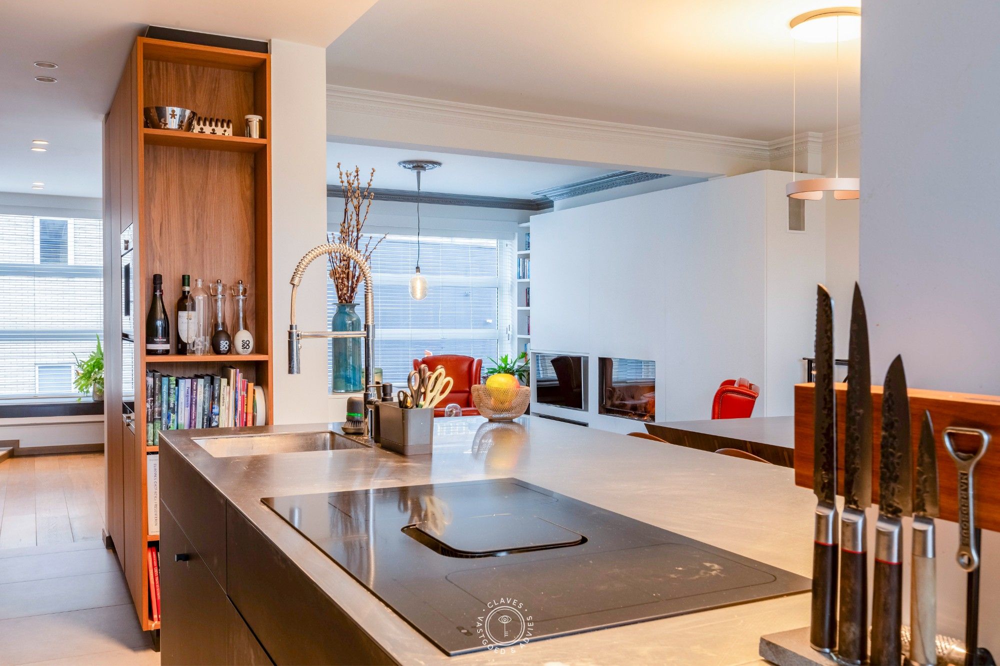 Prachtige bel-étage met 4 slaapkamers en een eigen lift foto 18