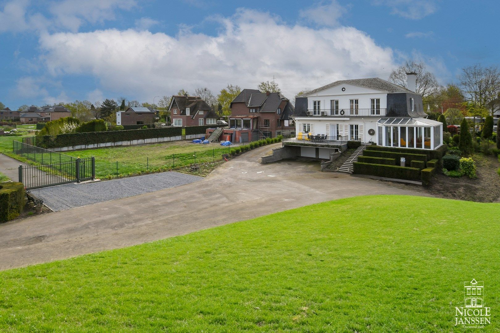 Royaal landhuis met 4 slaapkamers en diepe achtertuin foto 26