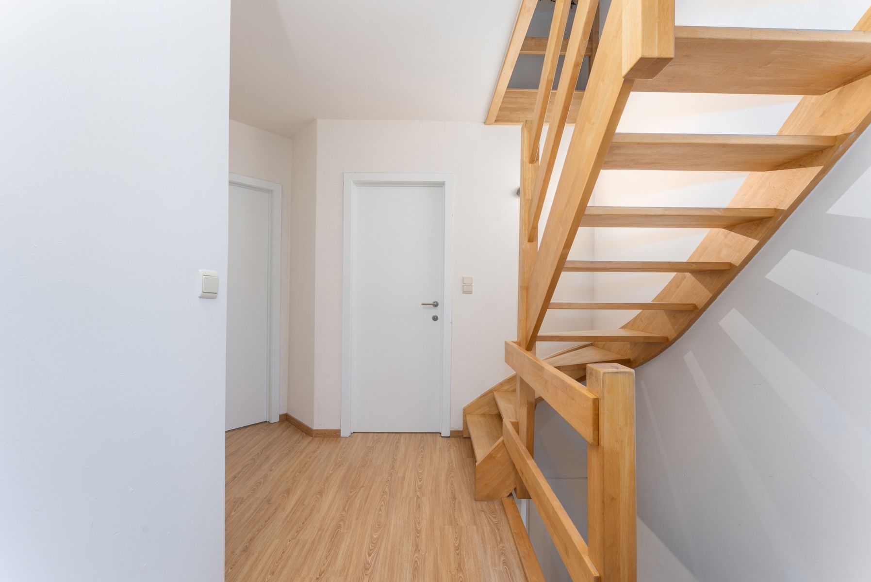 Instapklare woning  met 4 slpk, garage en stadstuin foto 13