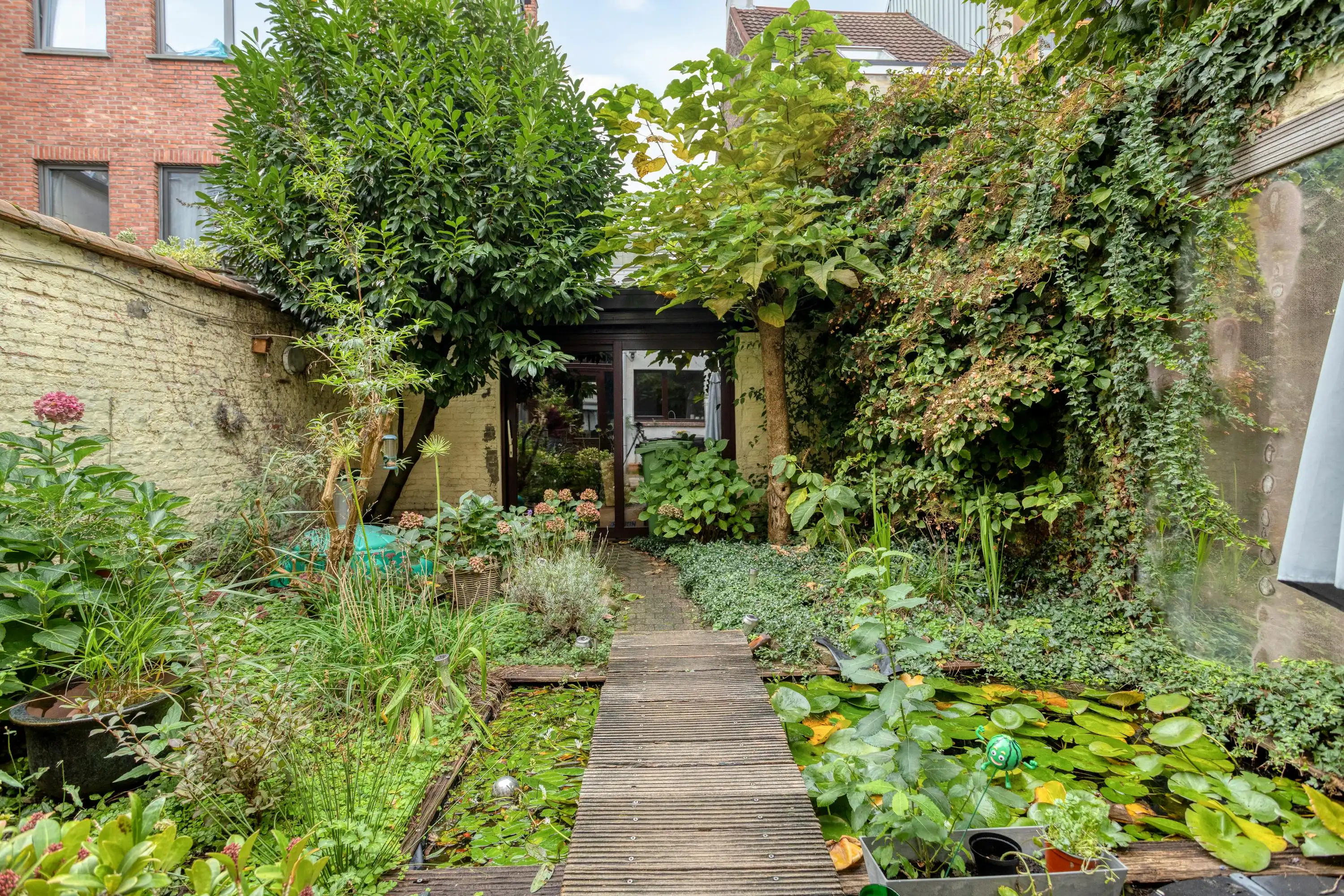 Uniek herenhuis met tuin en garage te koop in Antwerpen foto 15