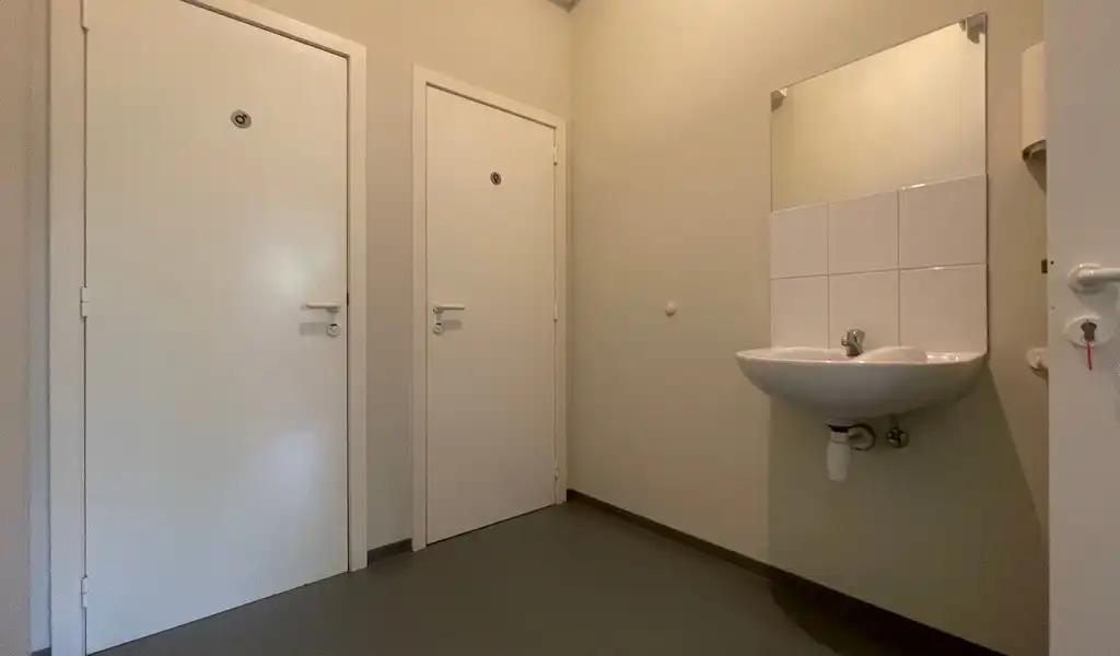 Budgetvriendelijk kantoor te huur aan luchthaven in Deurne foto 6