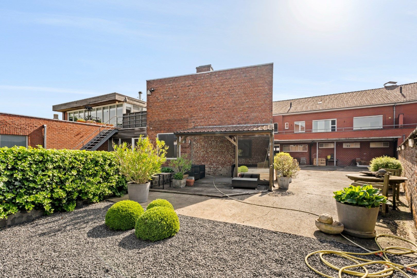 HANDELSRUIMTE + WOONST + VERHUURD APPARTEMENT foto 6