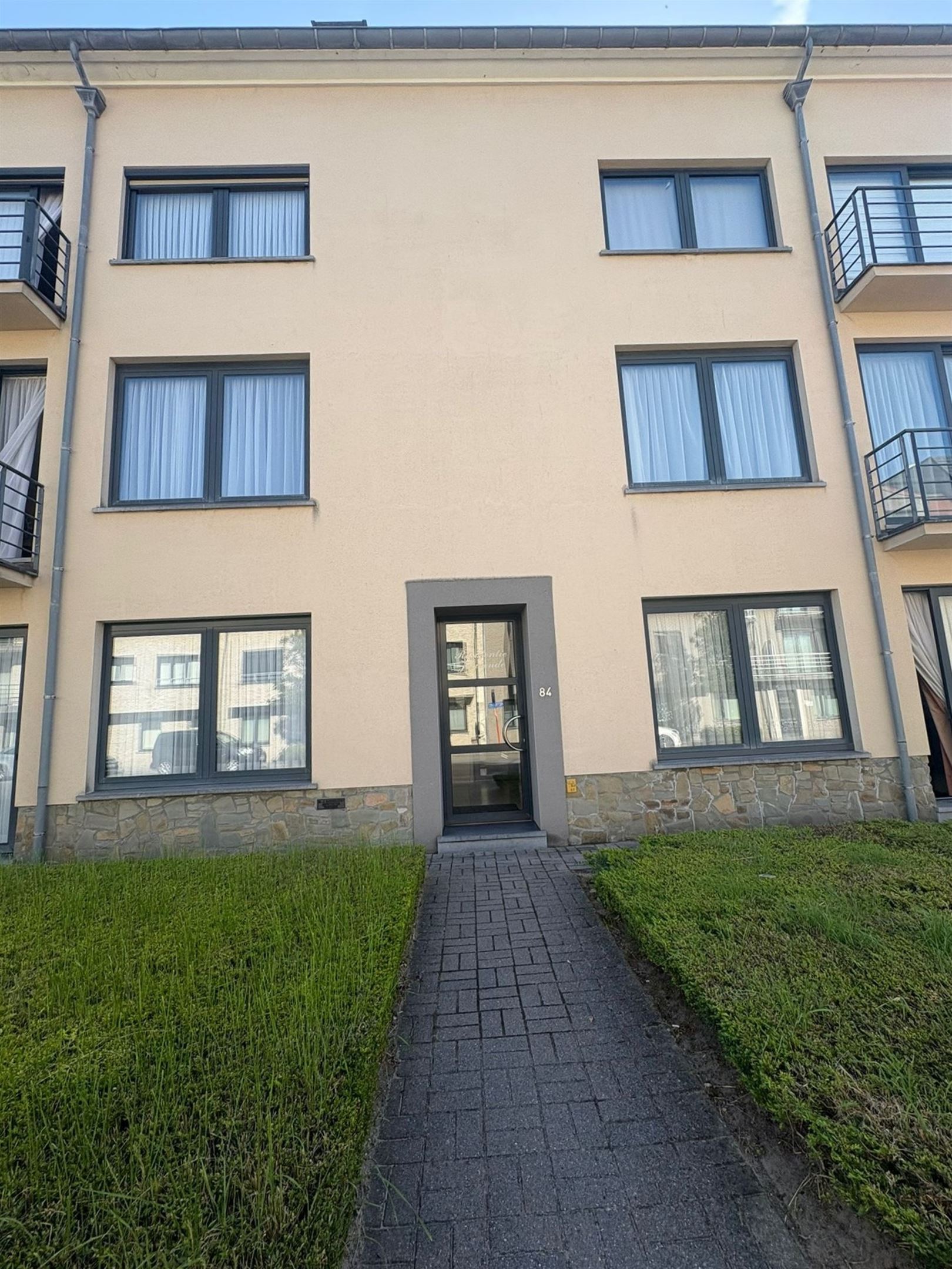 appartement foto {{pictureIndex}}