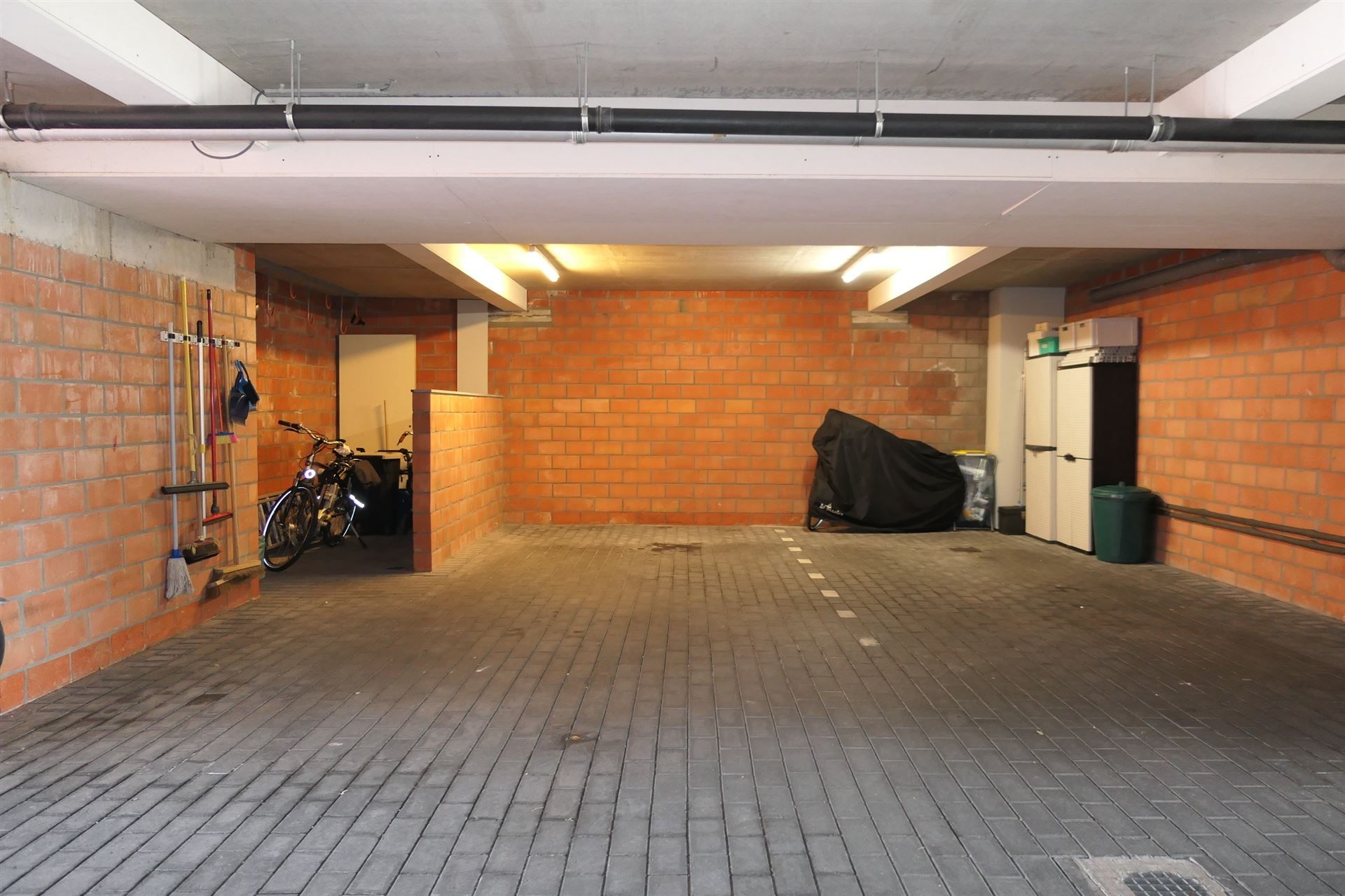 Parking/Garagebox foto 4