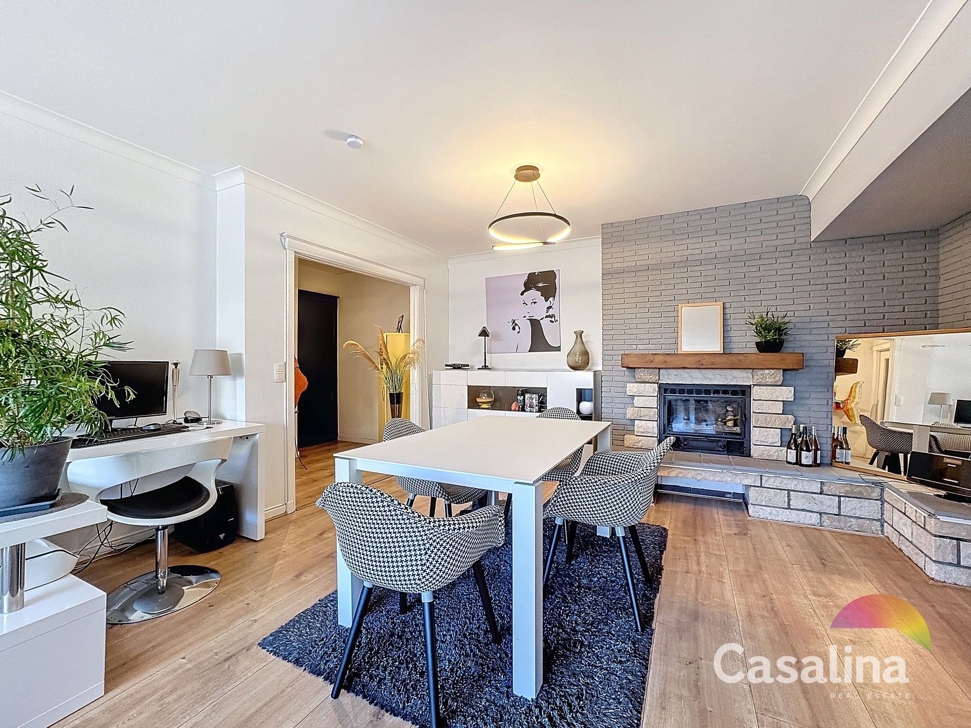 Twee-slpk appartement in uitstekende staat foto 3