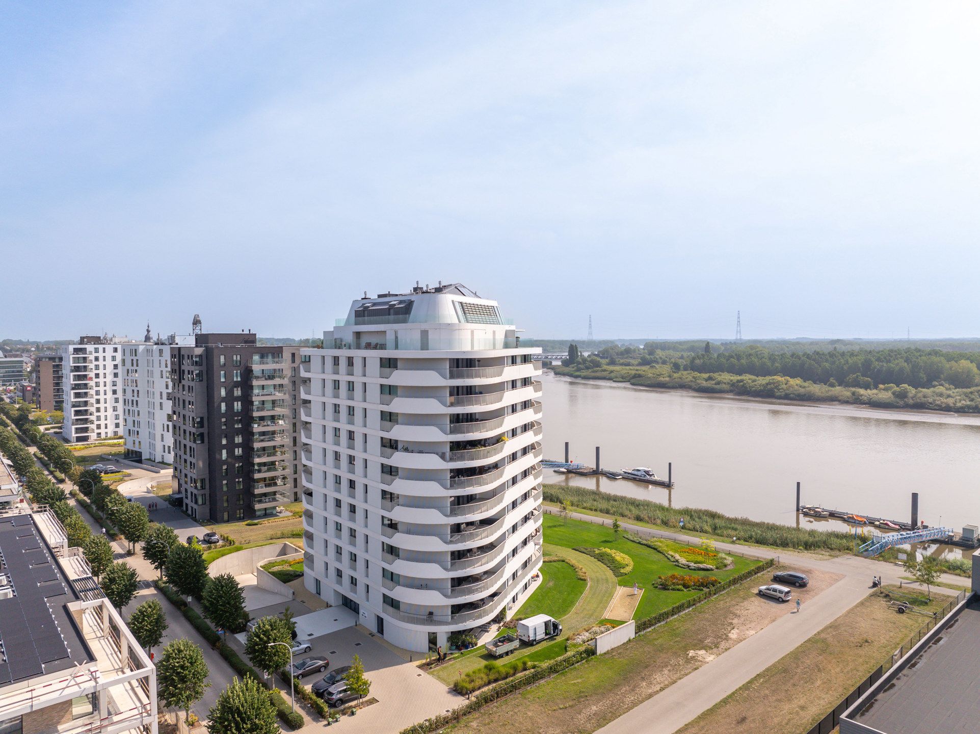 Luxe appartement met  groot terras en fenomenaal uitzicht foto 16