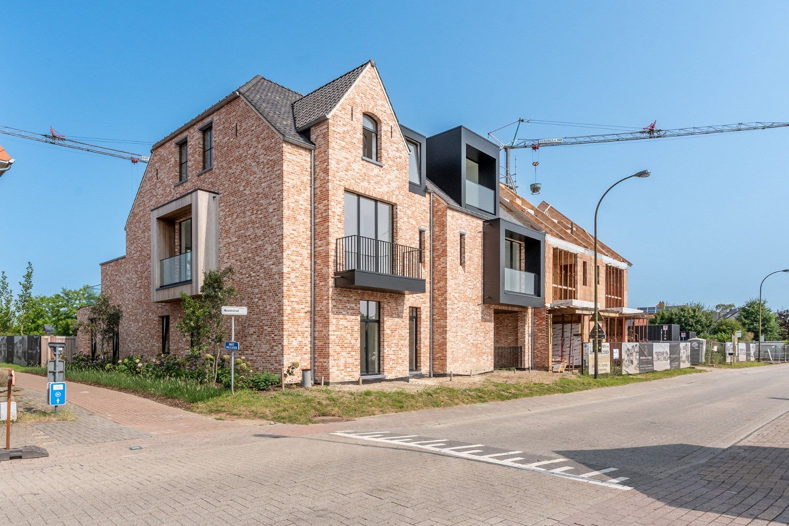 Gelijkvloers appartement met drie slaapkamers foto 1