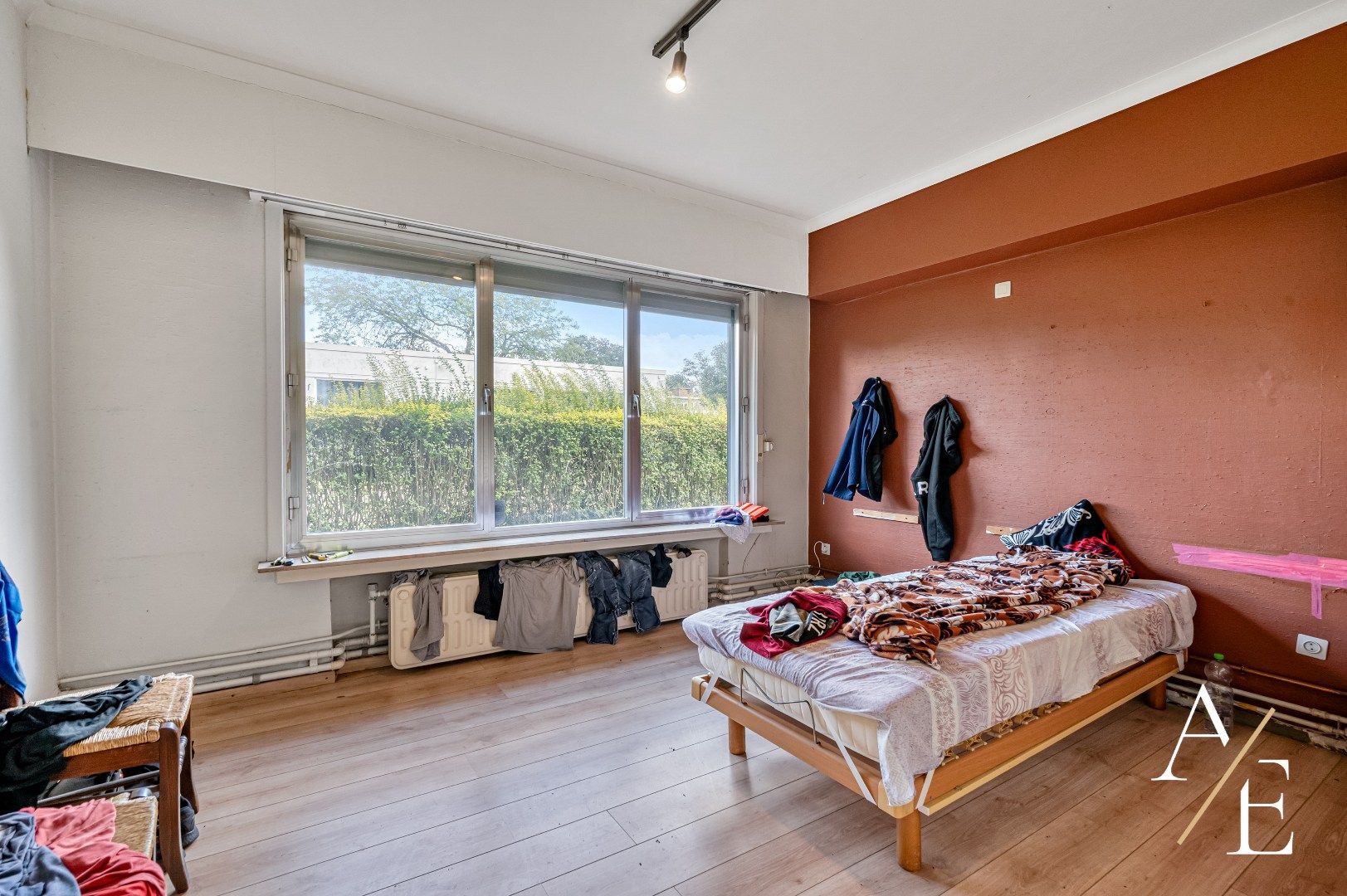 SINT-AMANDSBERG - Te renoveren gelijkvloers appartement (2slk.) met privatieve tuin foto 5