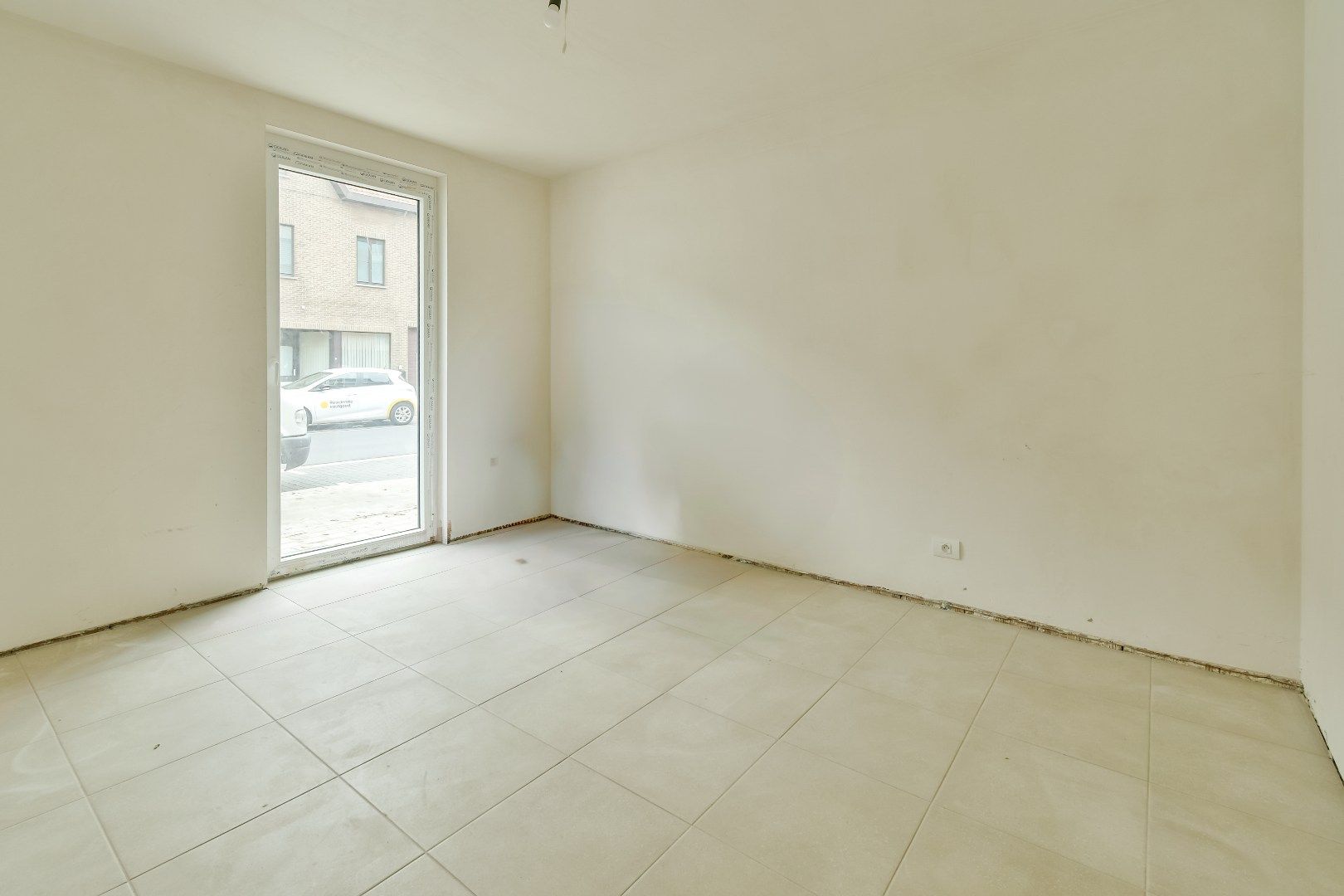 Gelijkvloerse appartement te huur in centrum Torhout! foto 3