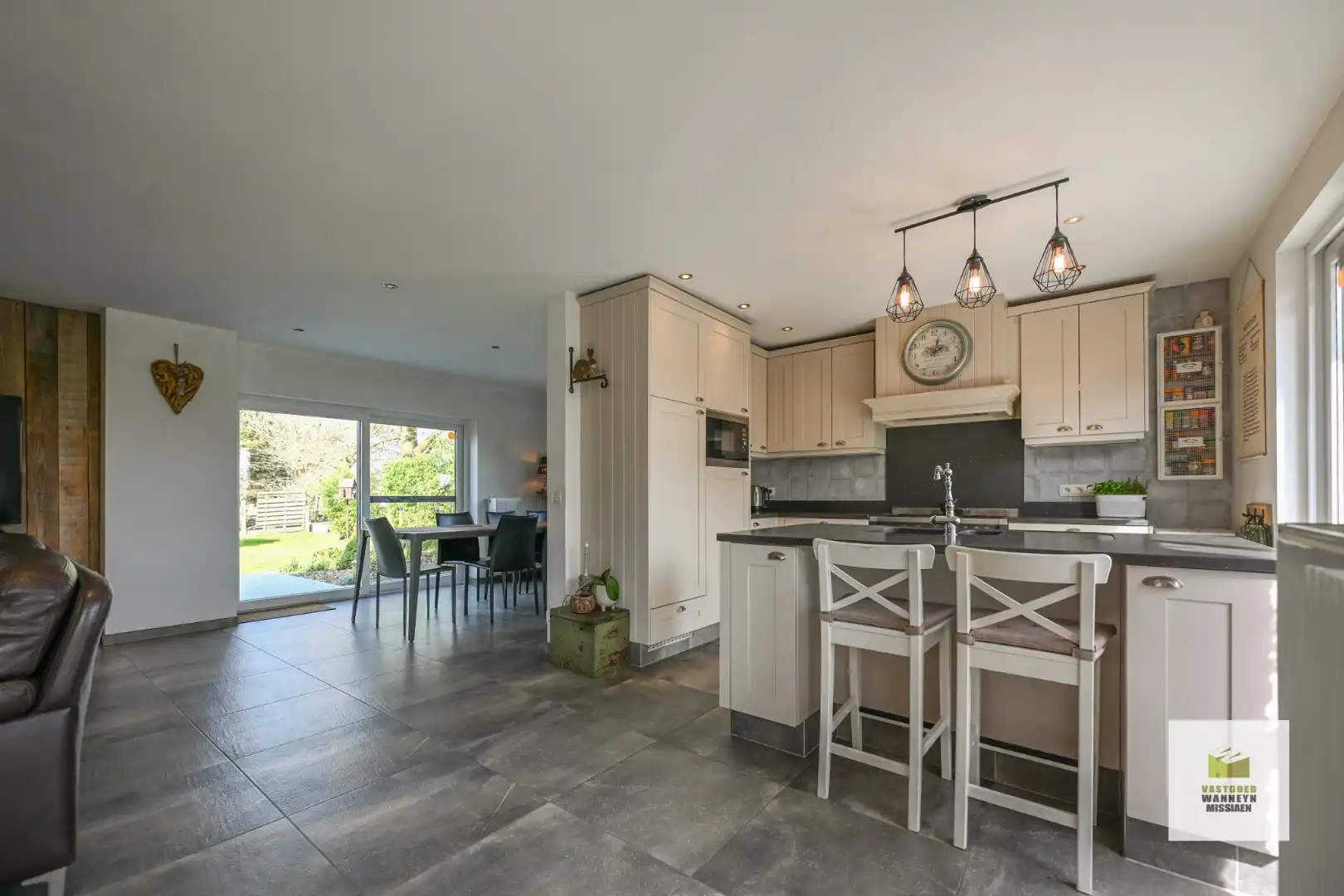 Landelijk en zeer rustig gelegen open bebouwing met 4 slaapkamers op 2.125m2 foto 6