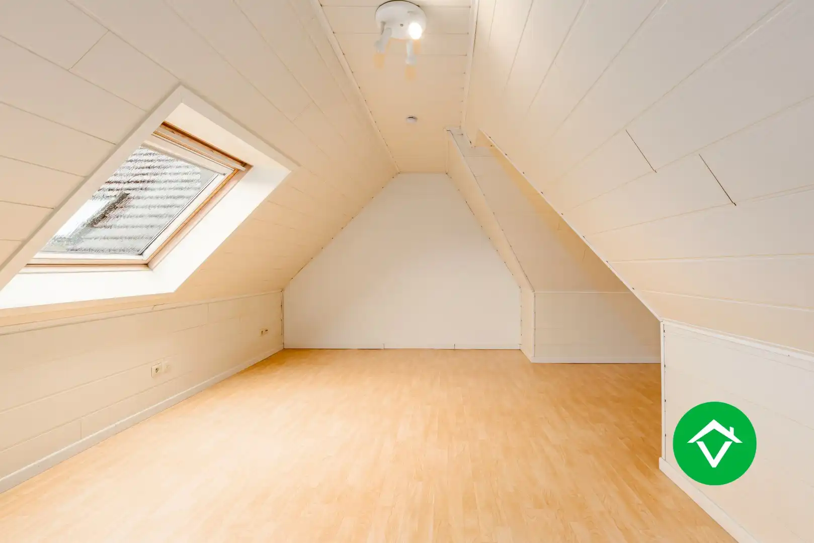 Prachtig gelegen penthouse met 3 slaapkamers en garage in centrum Torhout foto 14