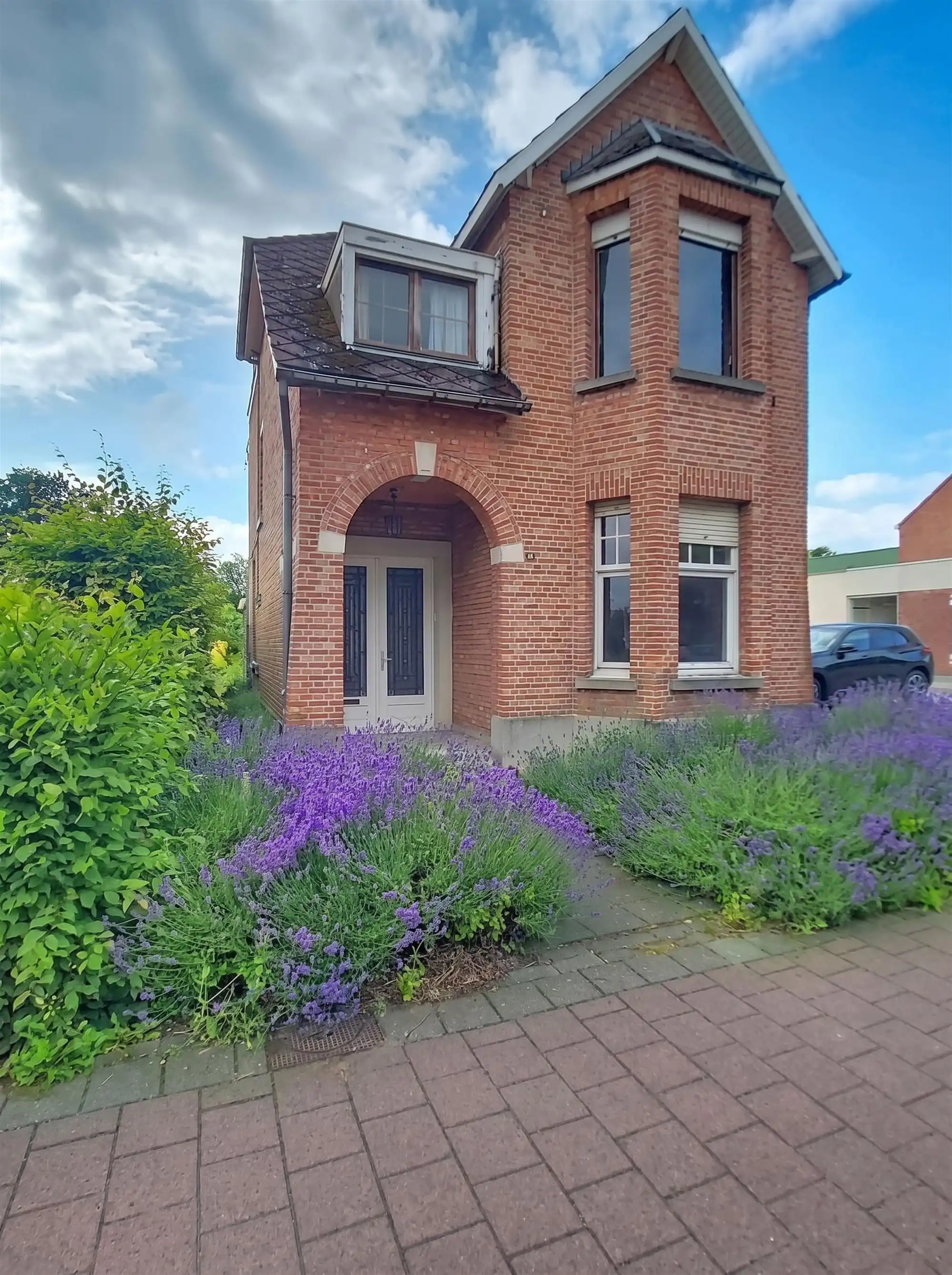 Karaktervolle renovatiewoning met ruime tuin in het centrum van Heist-op-den-Berg foto 2