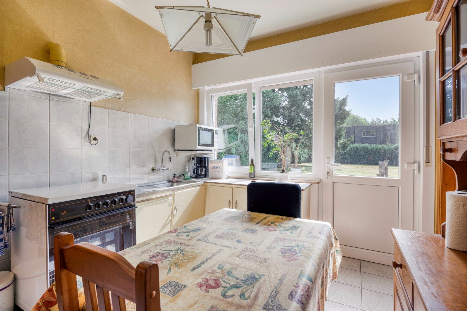 Vrijstaande woning met 3 slpks op een prachtig perceel van 1.060 m² !  foto 7