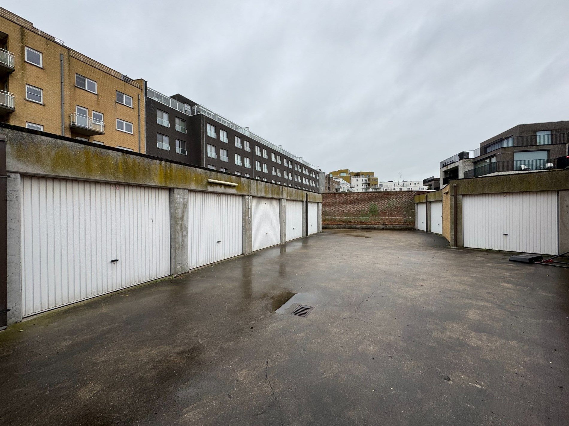 Gesloten garagebox op de Tijdokstraat te Zeebrugge foto 3