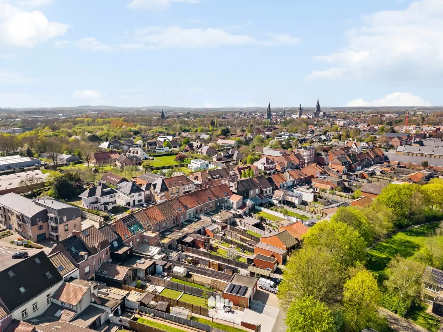 Volledig gerenoveerde woning met 5 slaapkamers, zonnige tuin en garage foto 29
