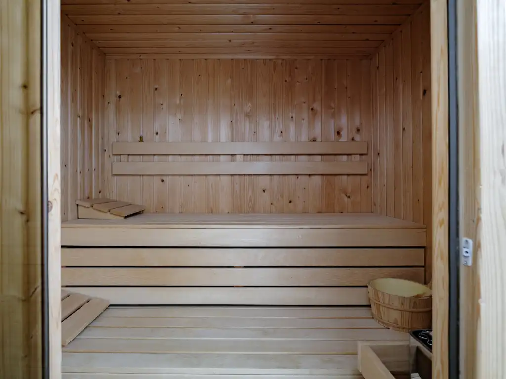 Architecturale burgerwoning naar de hand van Enplus architecten met stadstuin en polyvalente achterbouw op een boogscheut van het stadscentrum. foto 21