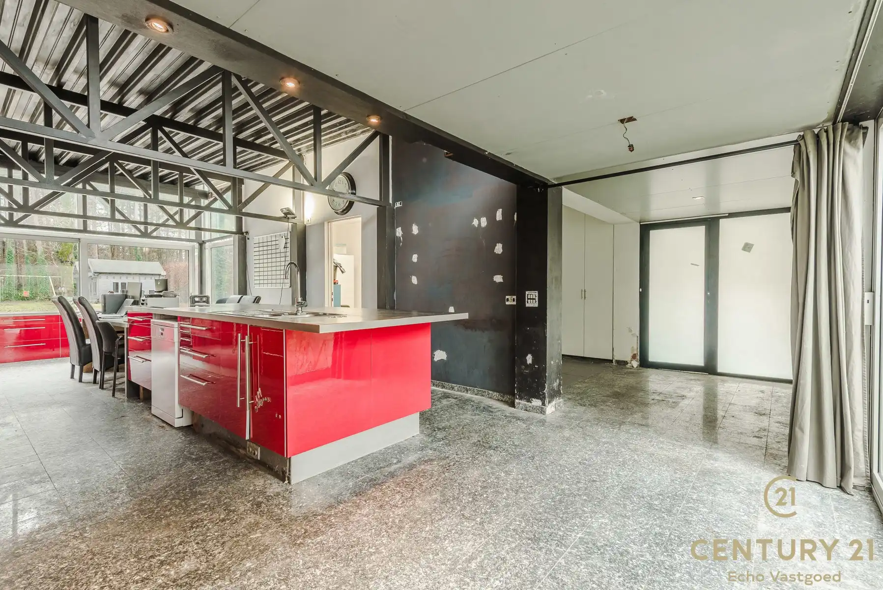 Unieke te renoveren villa in villawijk “De Lint” foto 13