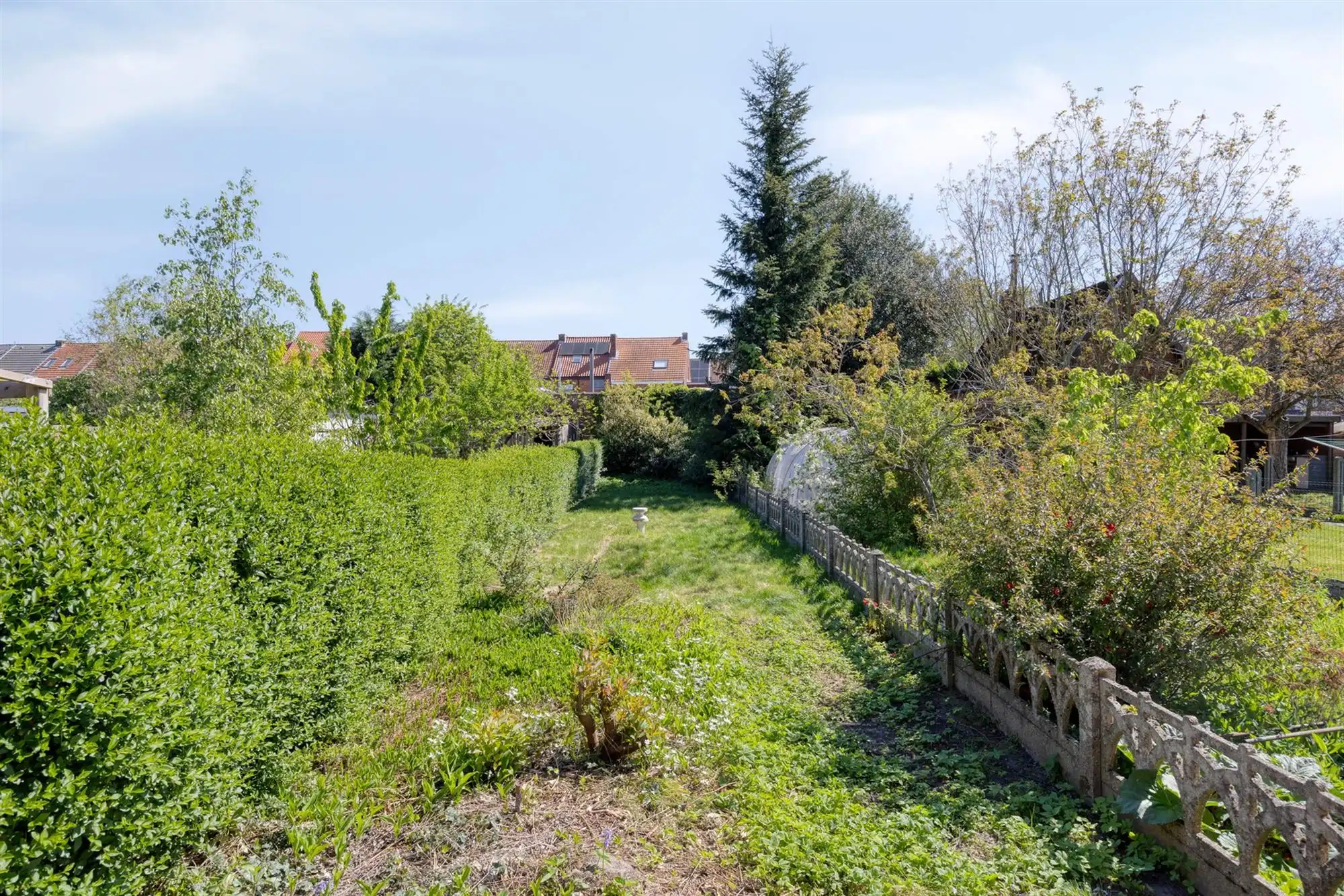 Volledig vernieuwde woning met 4 grote slaapkamers en tuin foto 33