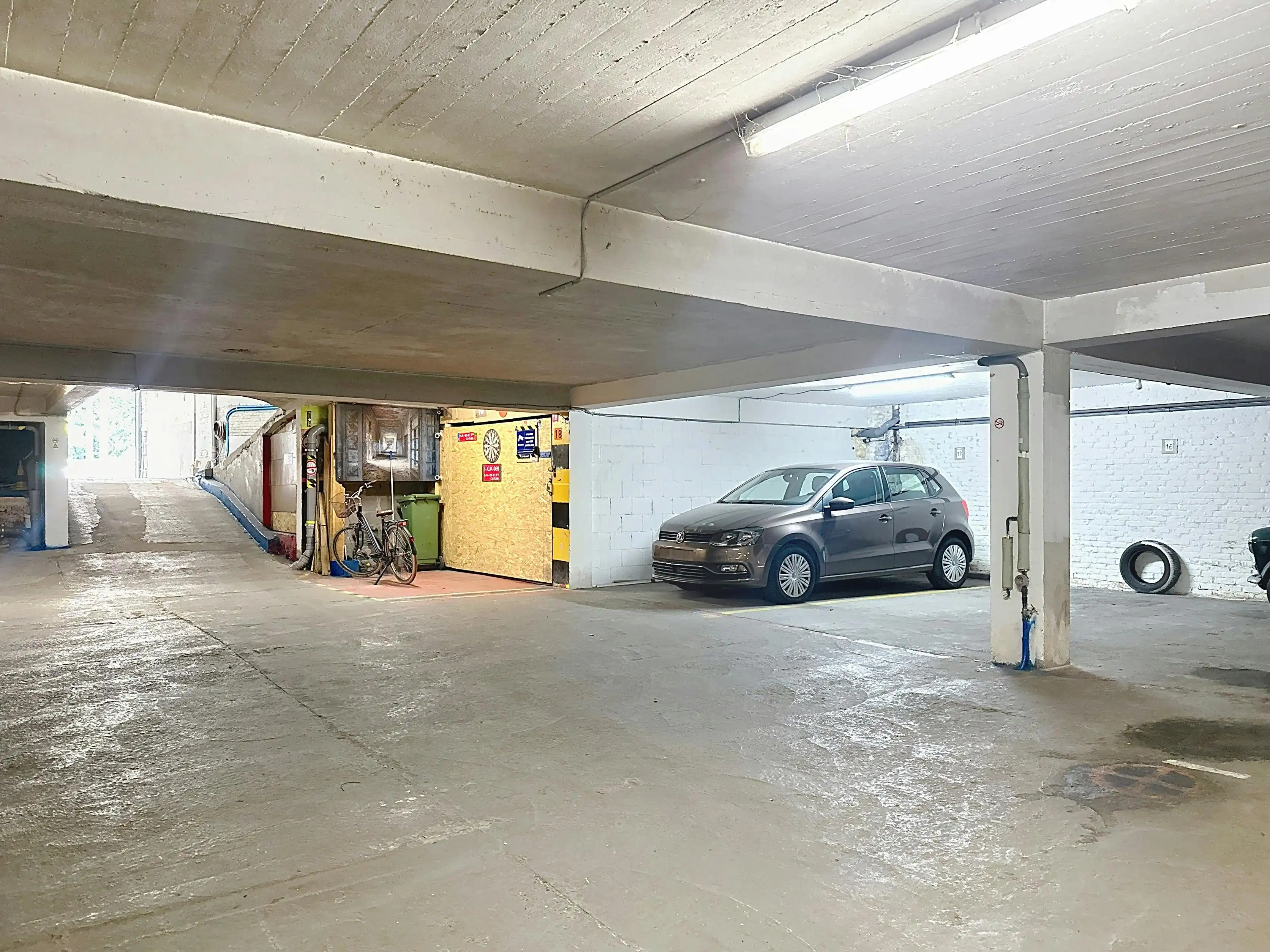 Ondergrondse autostaanplaats te koop in Antwerpen foto 6